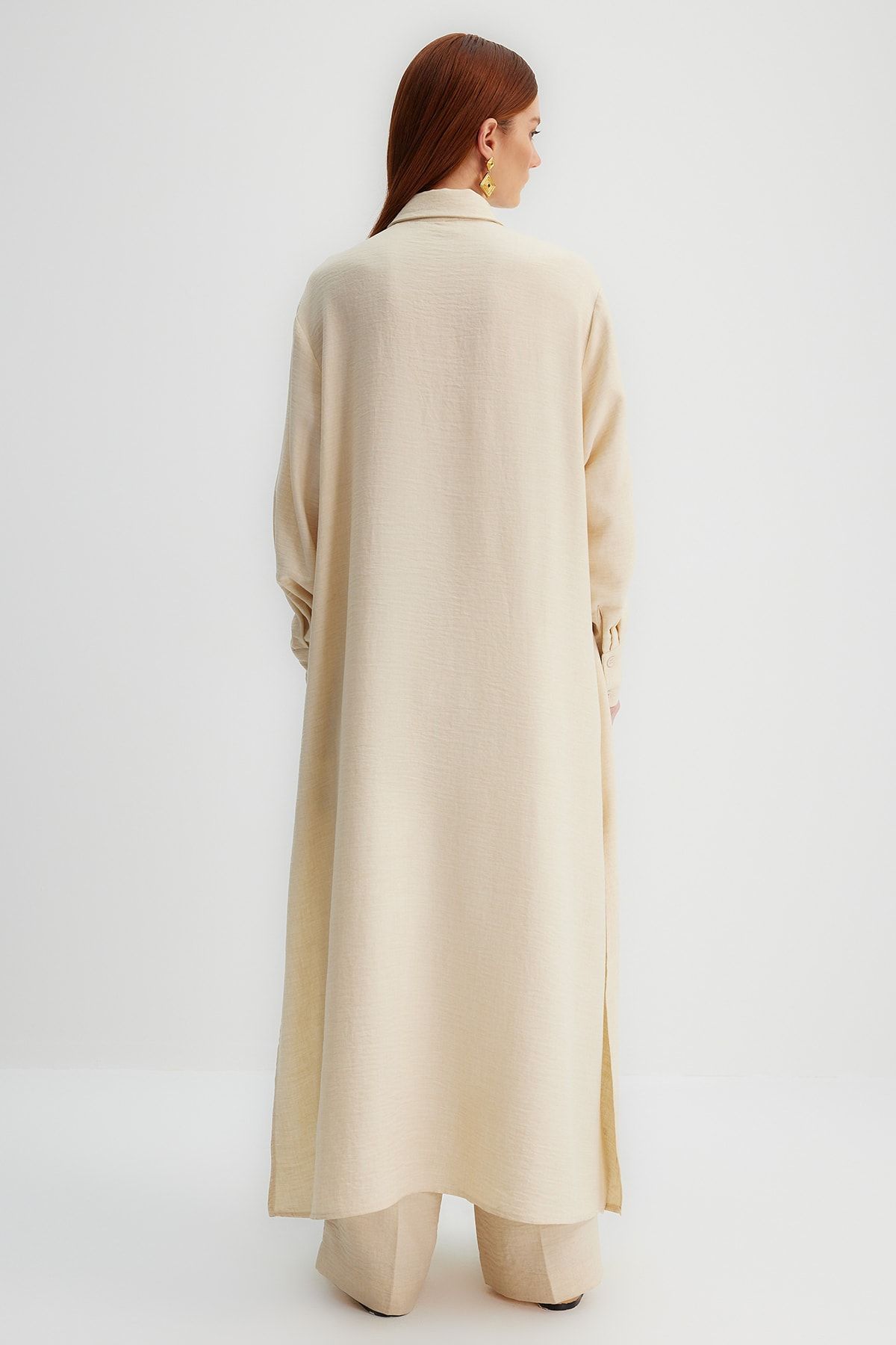 Trendyol Modest-X Kevser Sarıoglu bézs hosszú szőtt ing oldalsó hasított zsebbel TCLSS23TG00000 6