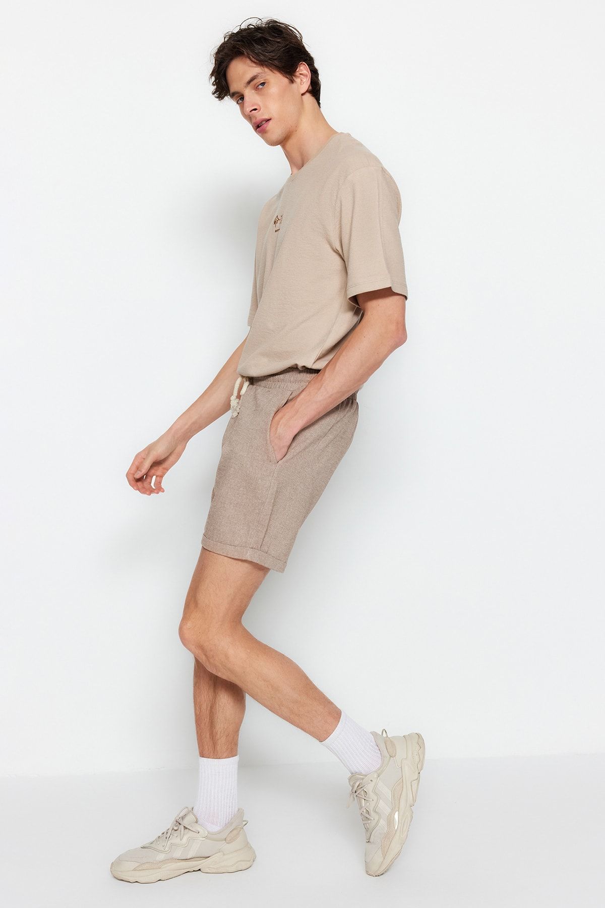 Trendyol Collection-Krátké šortky norkového střihu s elastickým pasem a bermudami Tmnss22Sr0020 4