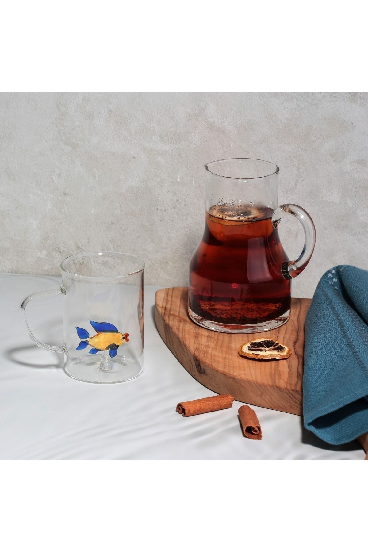 ADAMODART-Fish Design Decorative Borosilicate Glass Mug Single 1