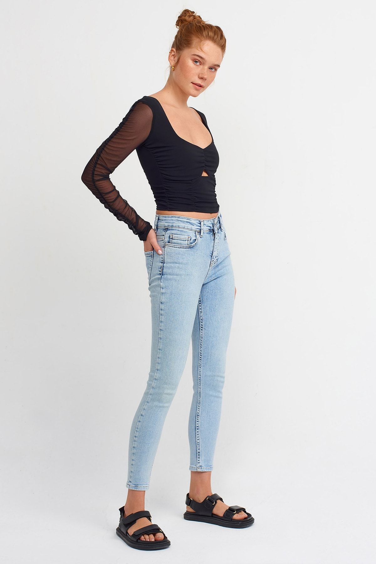 Dilvin Hose Blau Skinny Fast ausverkauft