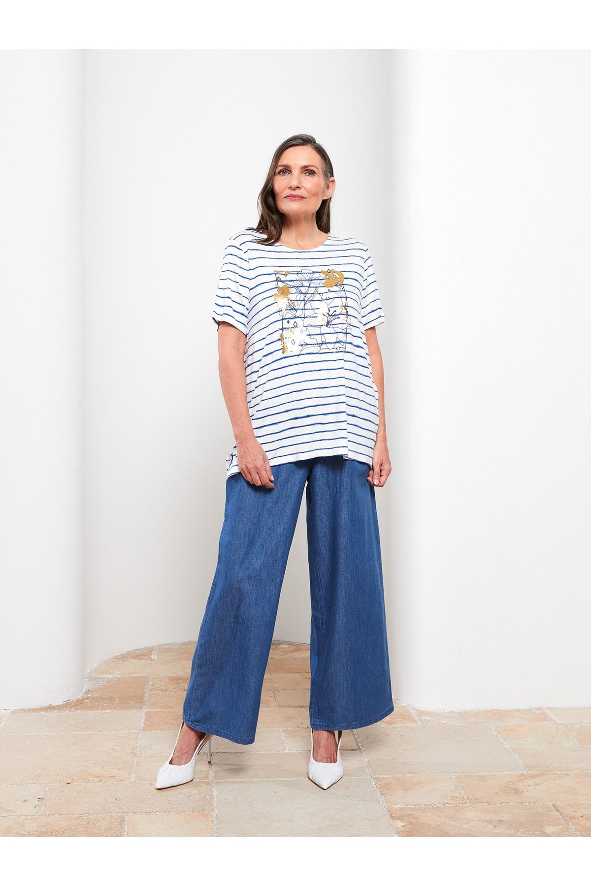 LC Waikiki T-Shirt Dunkelblau Regular Fit Fast ausverkauft