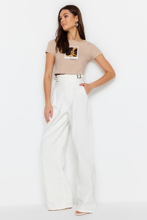 TRENDYOLMİLLA Beyaz Aksesuar Detaylı Yüksek Bel Wide Leg Kot Pantolon TWOSS23JE00280
