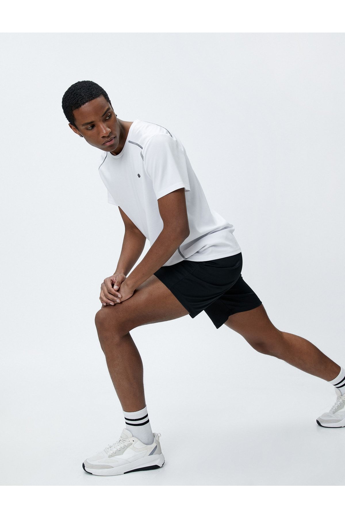 Koton Shorts Schwarz Mittlerer Bund