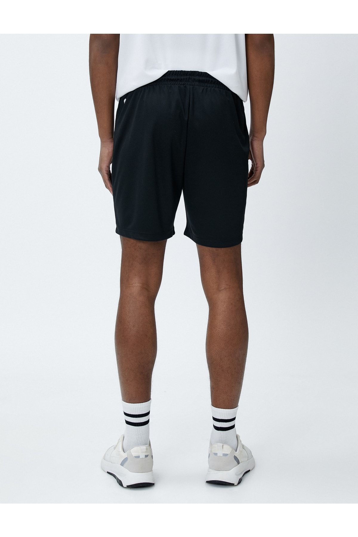 Koton Shorts Schwarz Mittlerer Bund