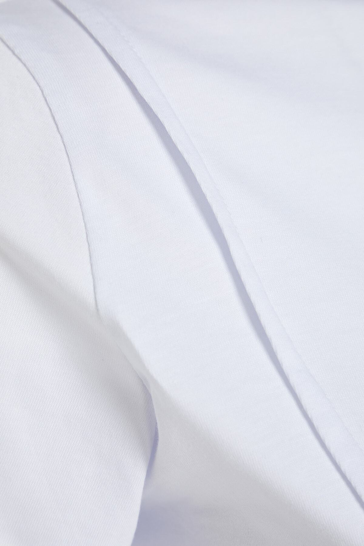 Trendyol Curve-Biała koszulka Crop z okrągłym dekoltem i przeszyciami - 100% bawełny, duży rozmiar Tbbss23Bf00037 6