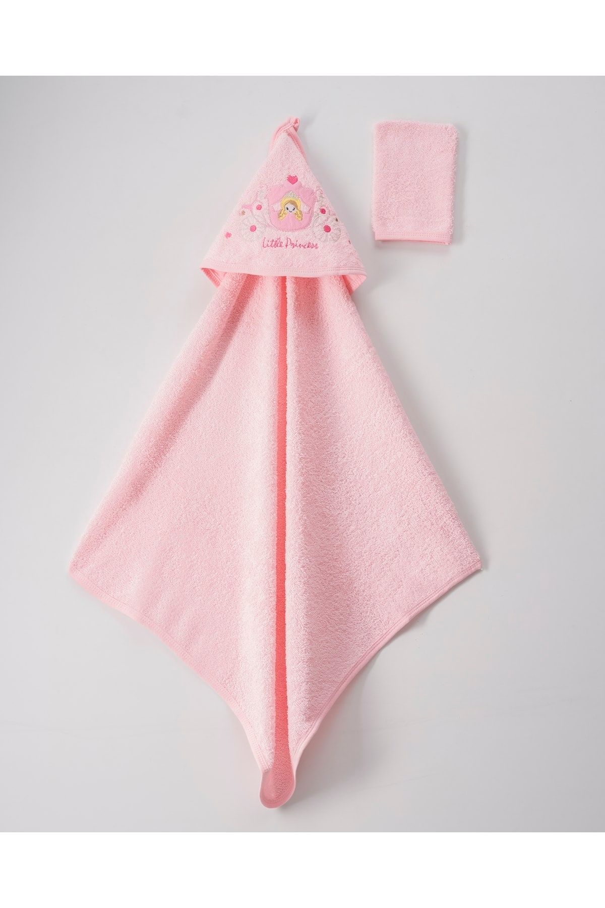Princess on sale hooded towel