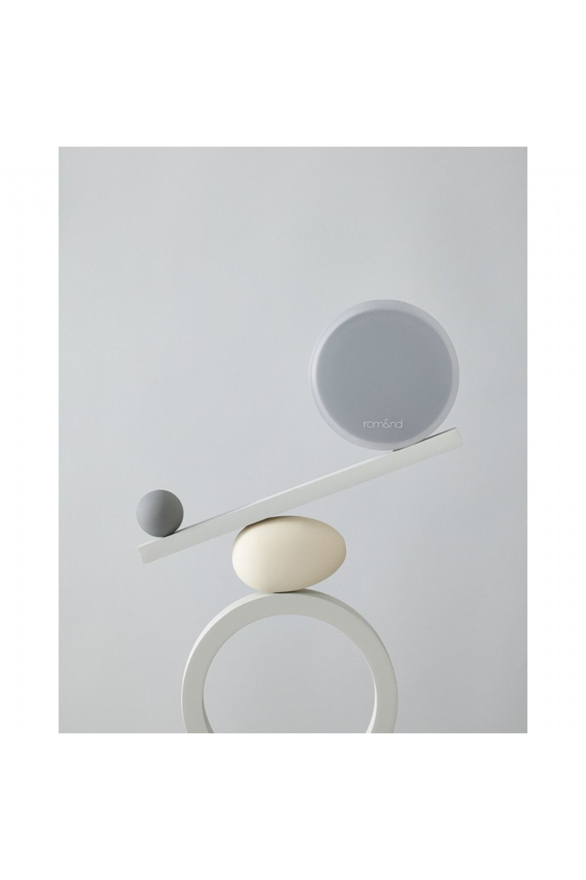 Romand-Nu Zero Cushion 03 - SPF24 Pa Lightweight, Matte Finish Concealer Effect 4