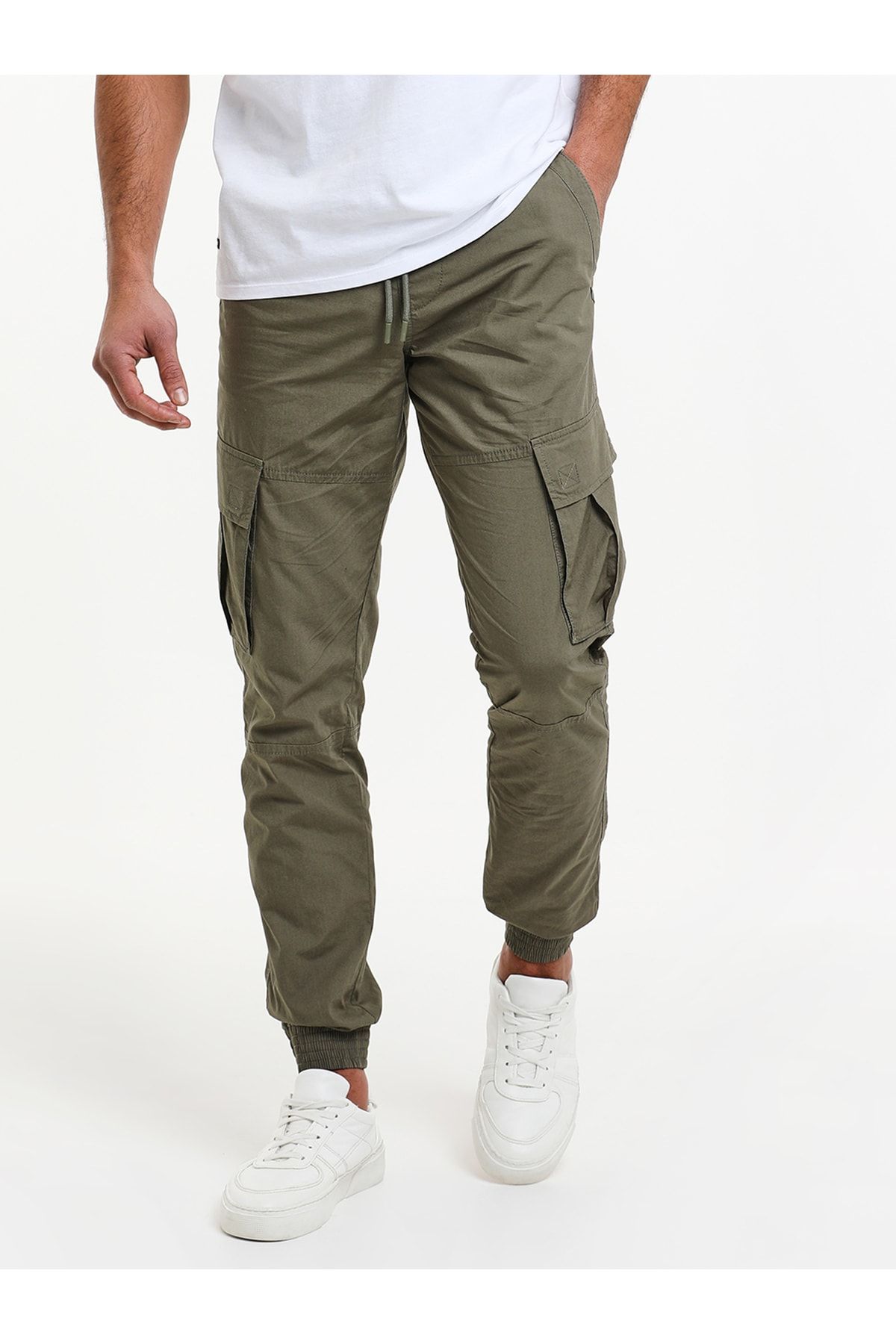 Threadbare Hose Khaki Straight Fast ausverkauft FN7833