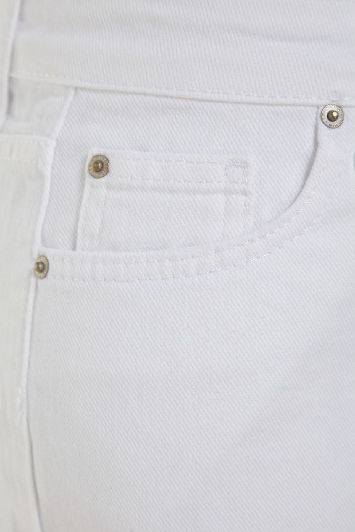 Trendyol Collection-Pantaloni scurți mini din denim cu talie normală rupti alb TWOSS23SR00154 8