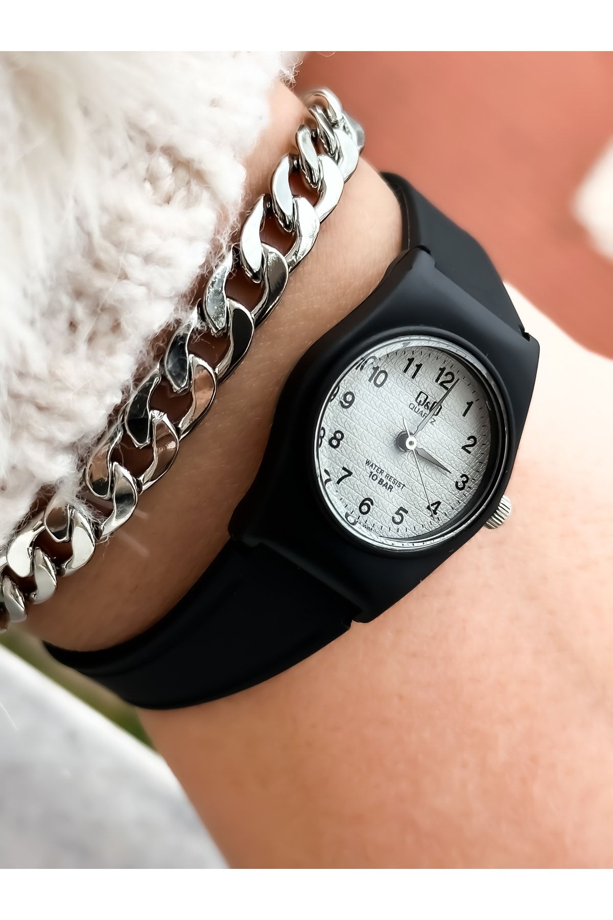 Q Q Black Silicone Band Small Case Numeral Wristwatch Trendyol