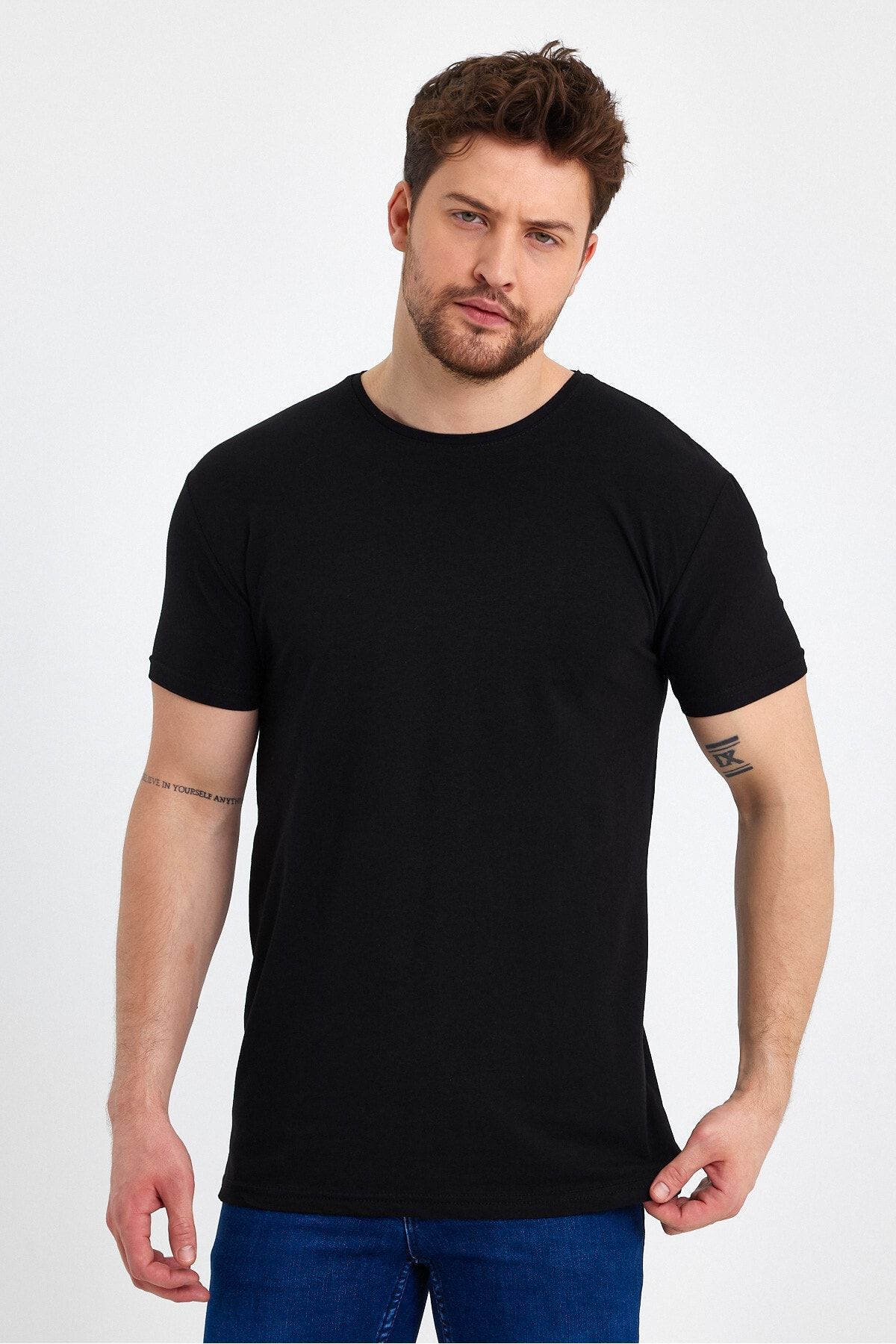 Rundhalsausschnitt - für Herren Schwarzes GENIUS Trendyol mit Basic-T-Shirt