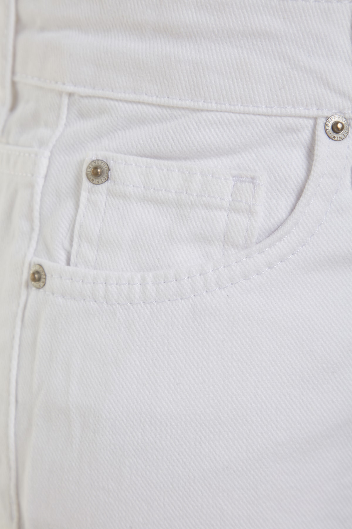 Trendyolmilla  Beyaz Yüksek Bel Mini Denim Şort TWOSS23SR00155 - Görsel 12