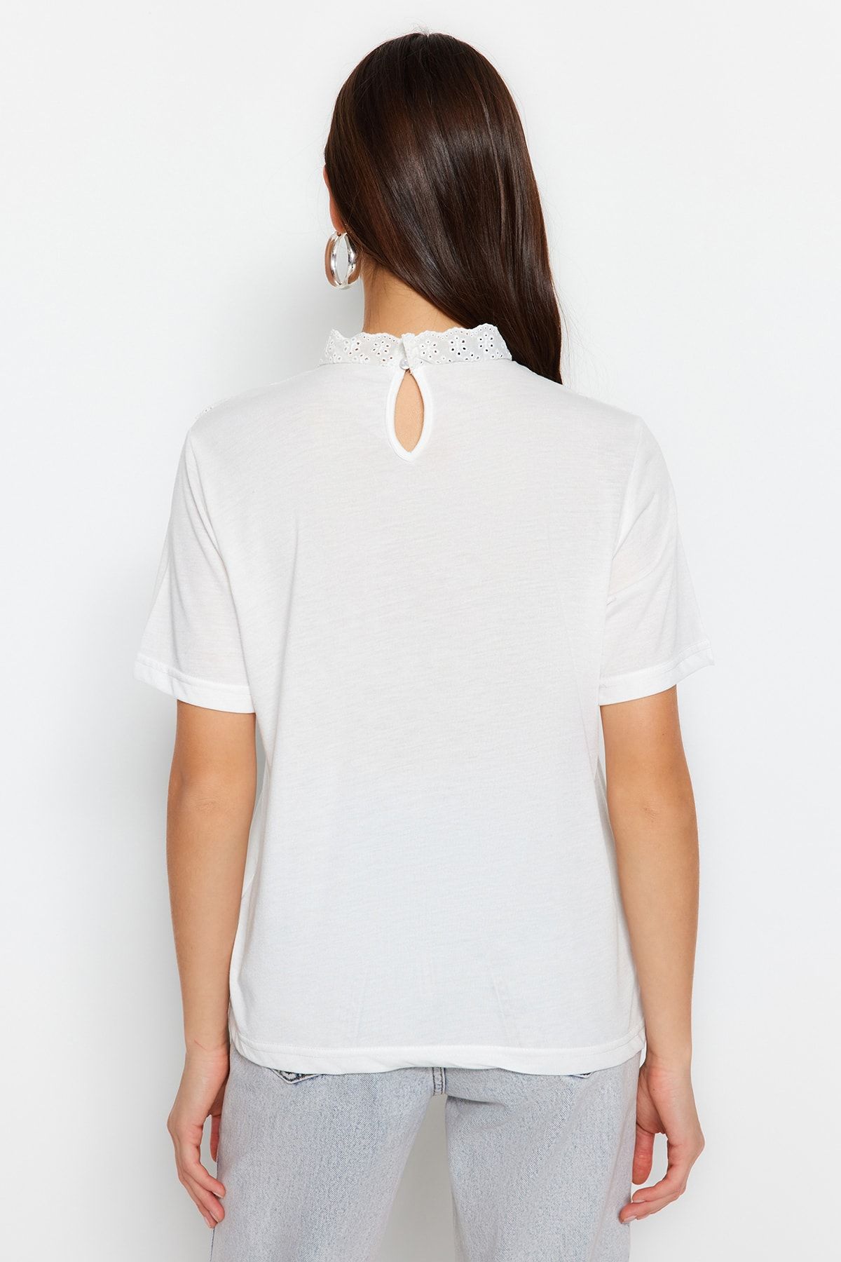 Trendyol Collection-Weiße, mit Baumwolle gefütterte Bluse mit Stehkragen – TWOSS23BZ00879 7