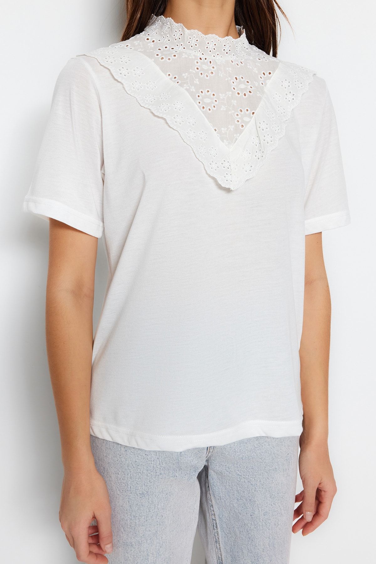Trendyol Collection-Weiße, mit Baumwolle gefütterte Bluse mit Stehkragen – TWOSS23BZ00879 5