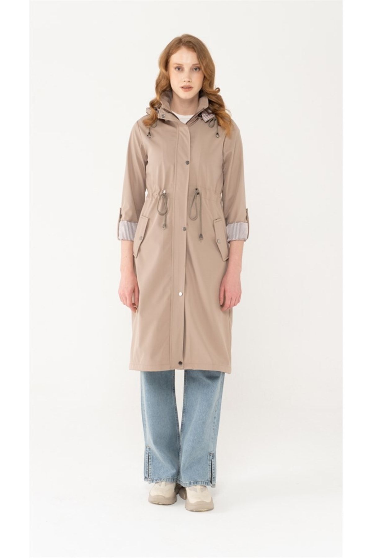Trench coat with detachable hood outlet