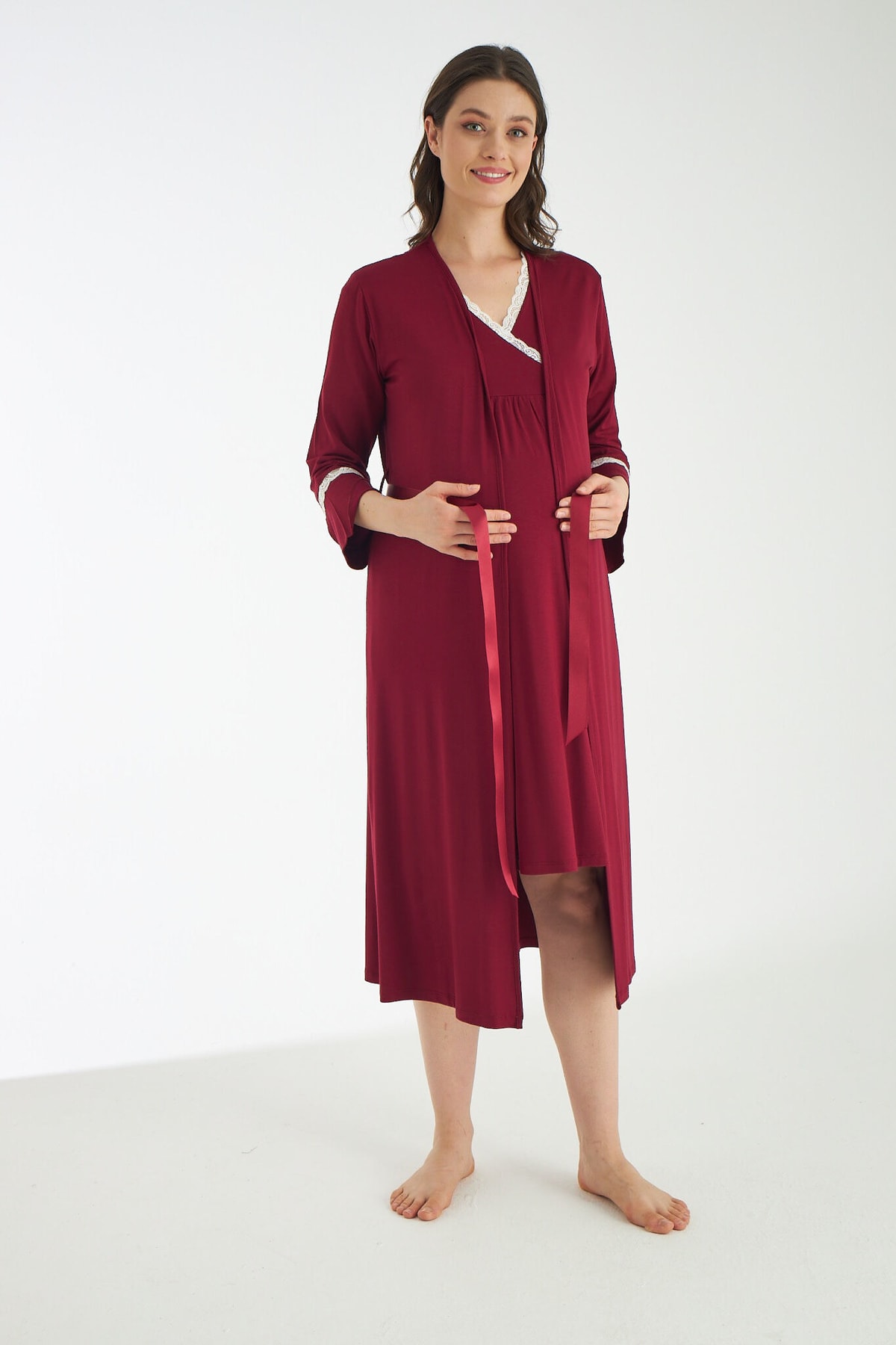 Miss Dünya Lissa Koyu Bordo Dantel Detaylı Hamile Ve Lohusa Gecelik Takımı fotoğrafı 2 (önizleme)