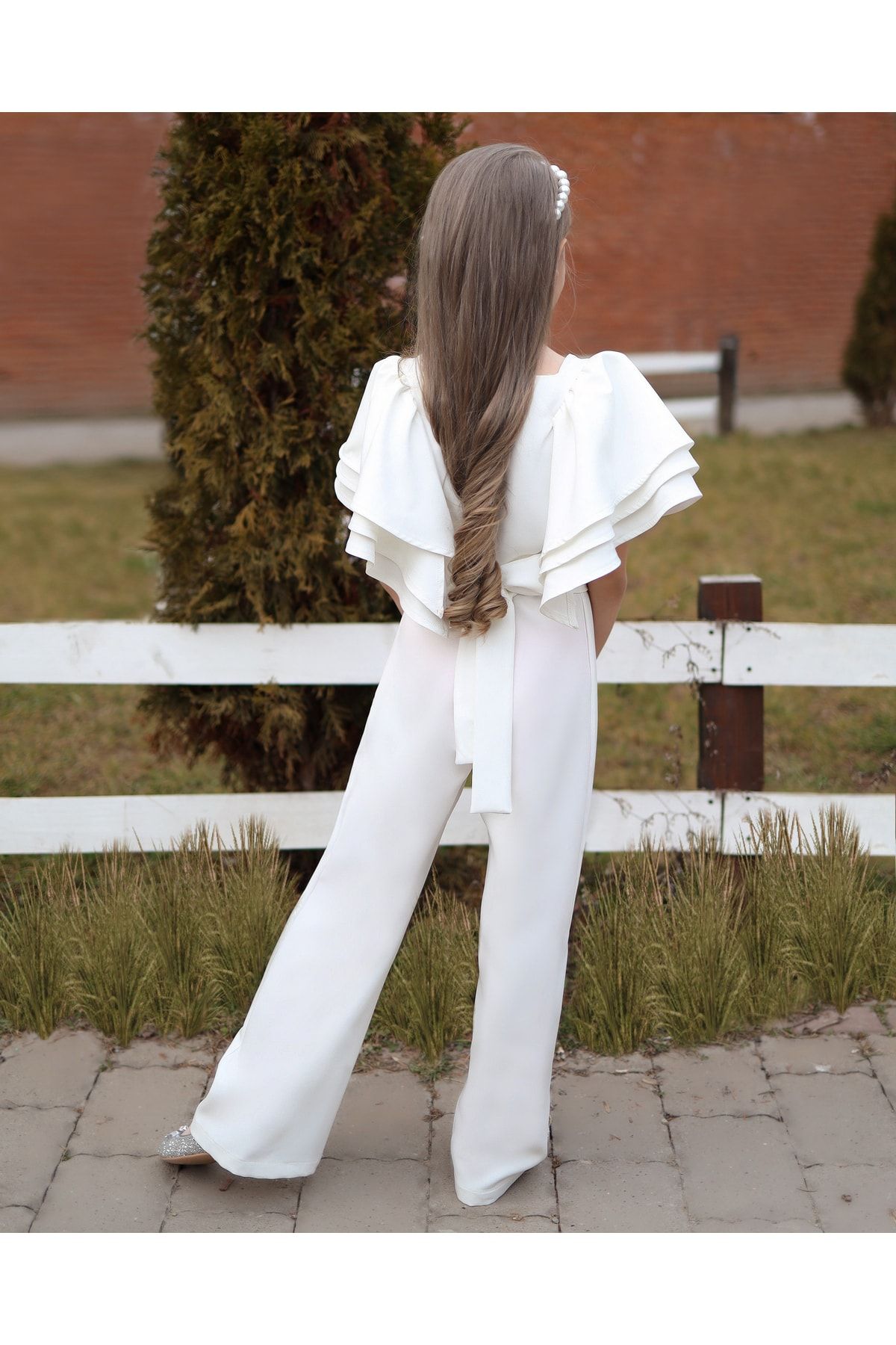 Akira hot sale white jumpsuit