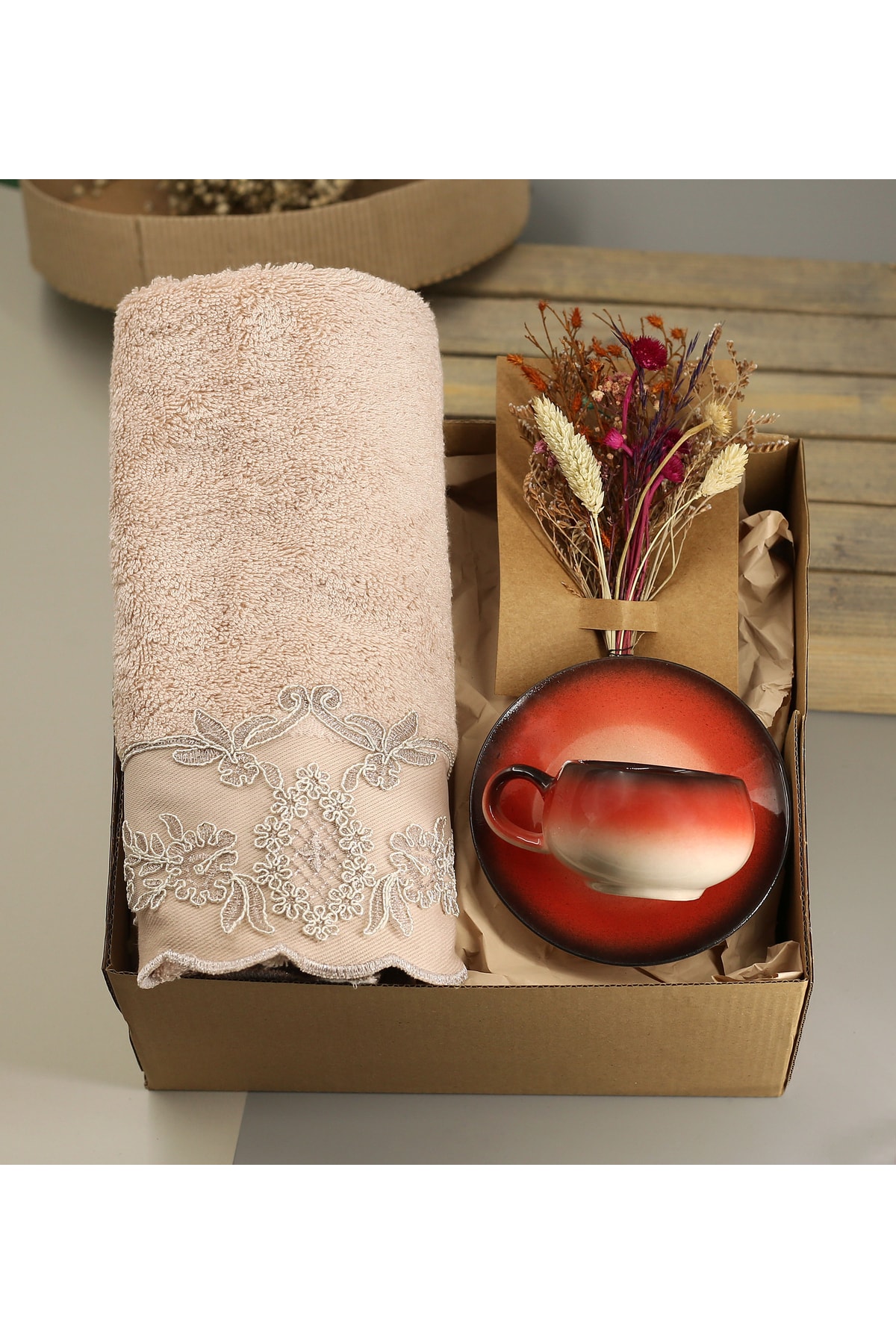 Pupilla Bamboo Towel & Red Color Vintage Cup & Turkish Coffee Gift Set with Card