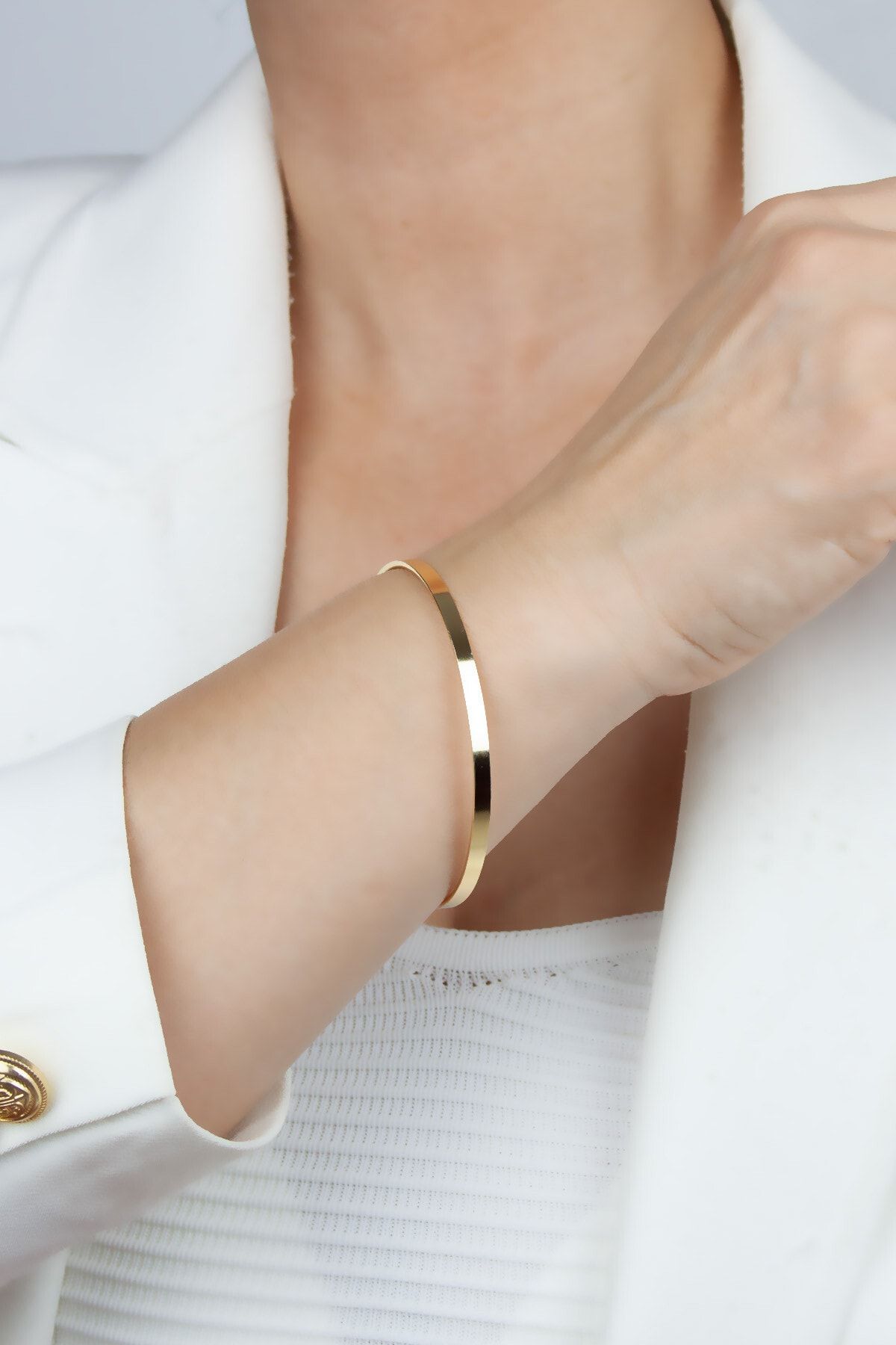 Classic gold bracelet hotsell