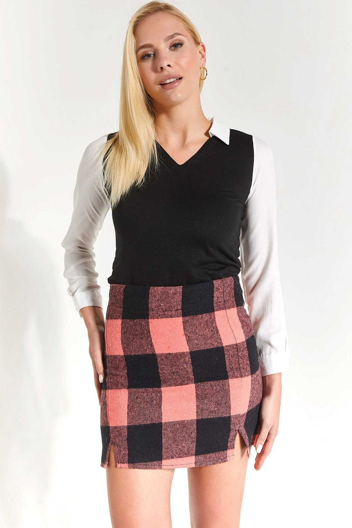 Dark pink best sale plaid mini skirt