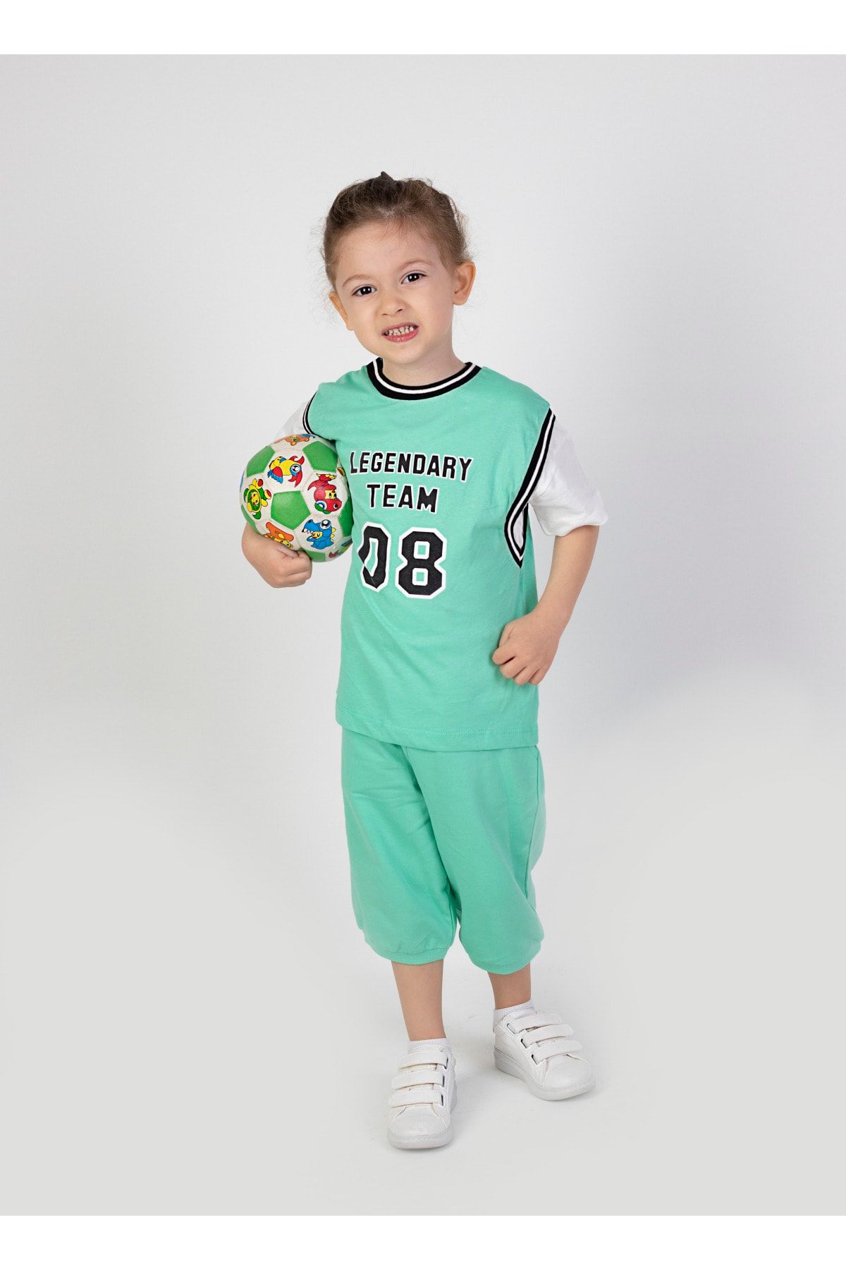 Below knee outlet basketball shorts
