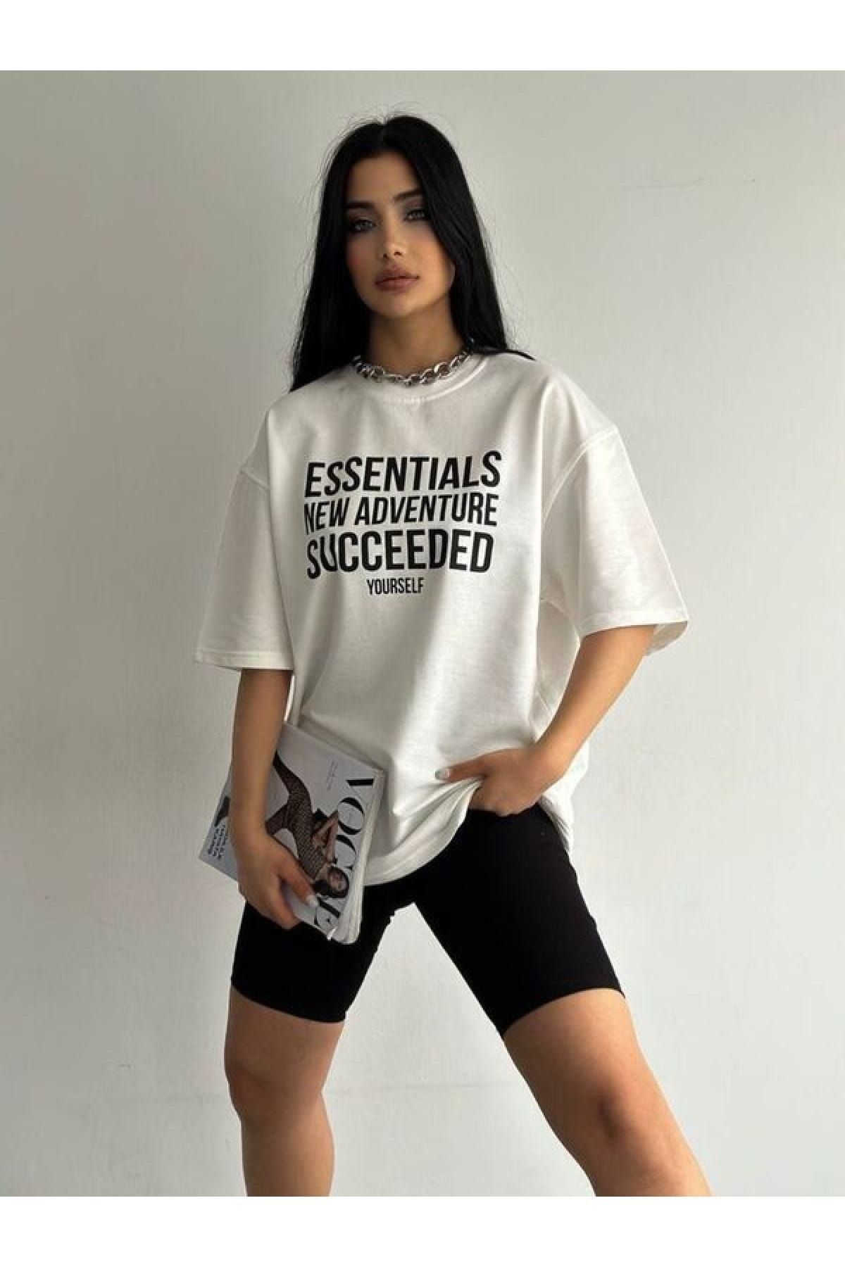 - Damen mit Sokak Black Oversize-T-Shirt Rundhalsausschnitt Weißes Trendyol für Essentials