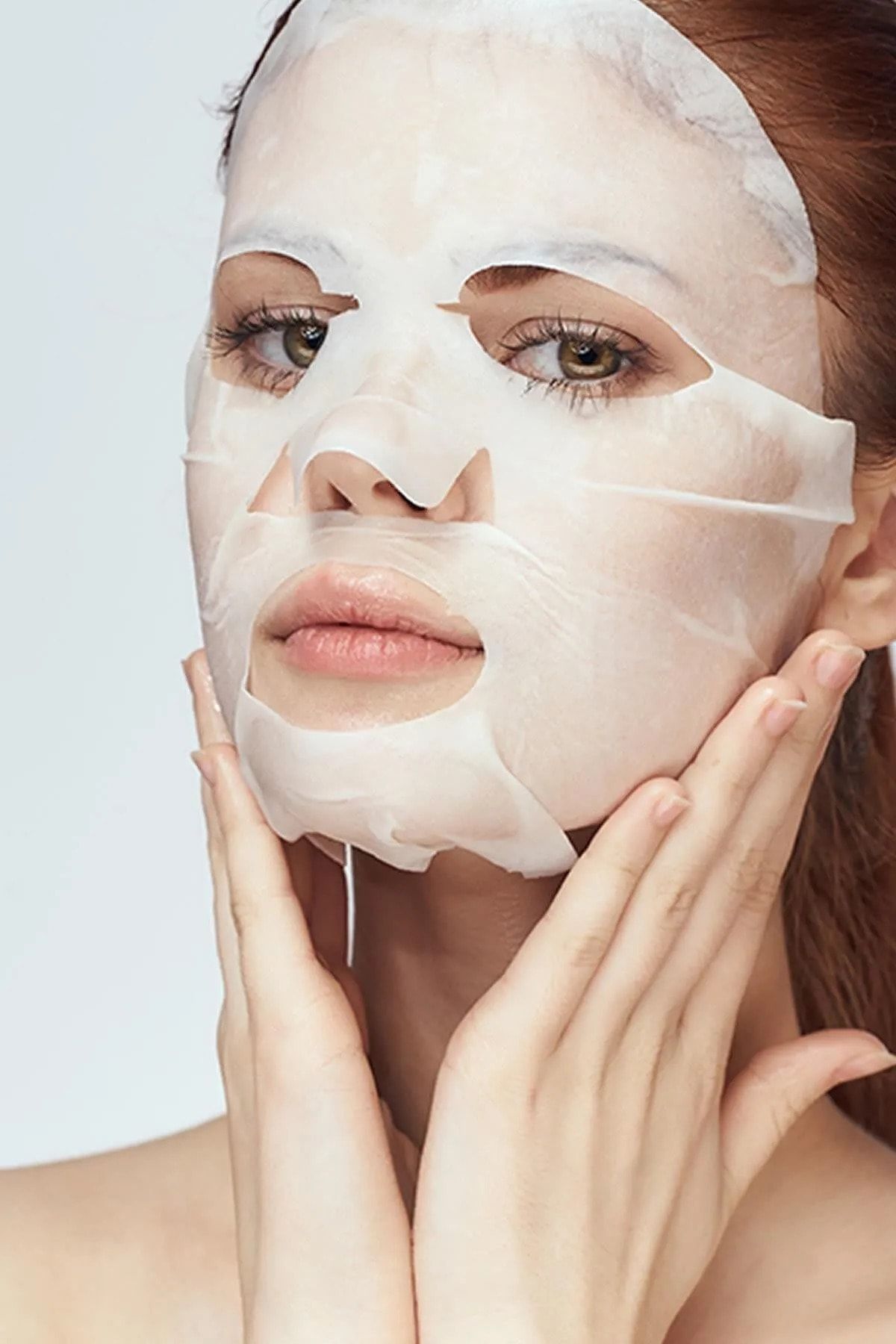 Jigott-Moisturizing and Elasticity Enhancing Real Ampoule Pomegranate Mask with Pomegranate Extract 4