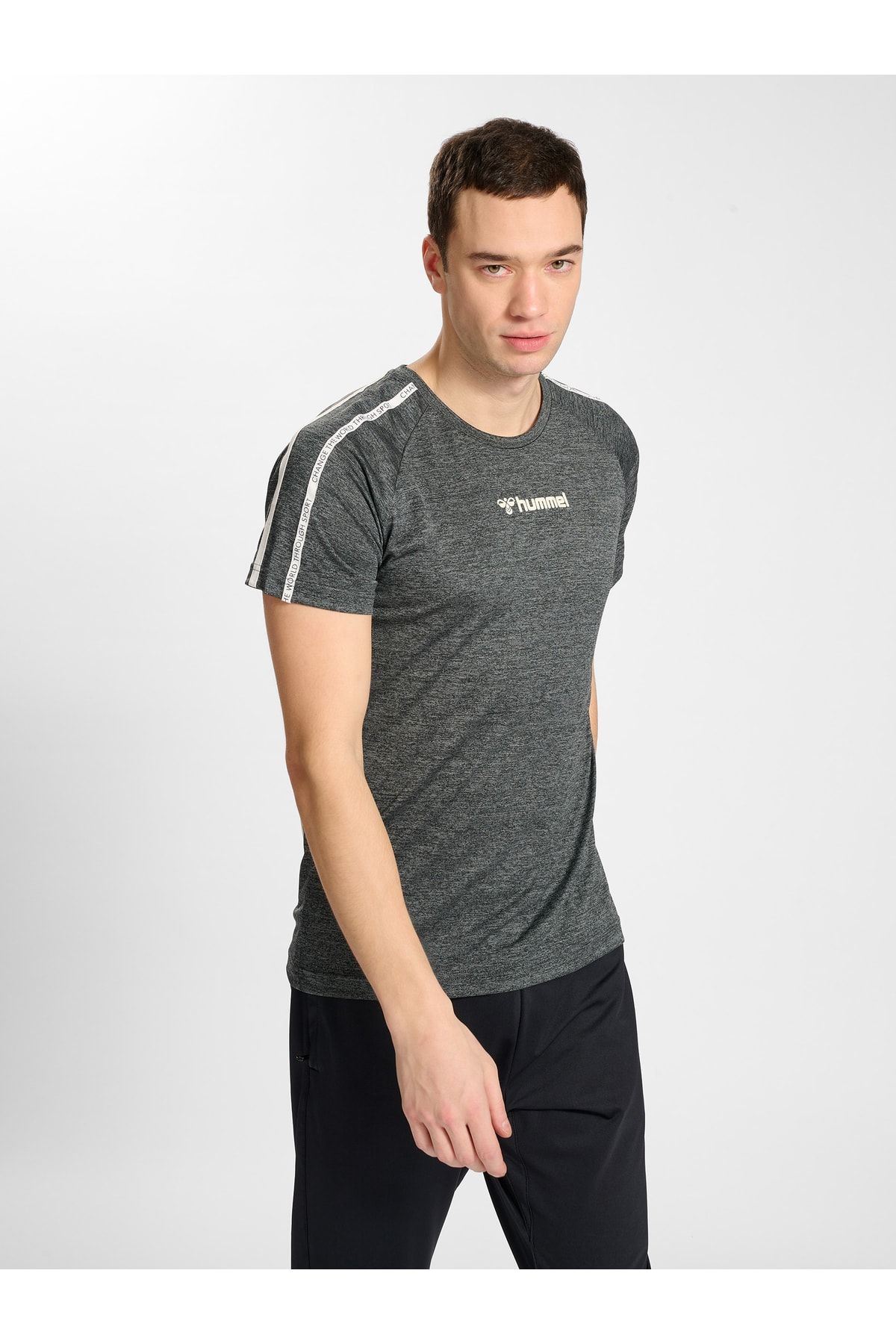 HUMMEL T-Shirt - - Schwarz Slim - Fit Trendyol