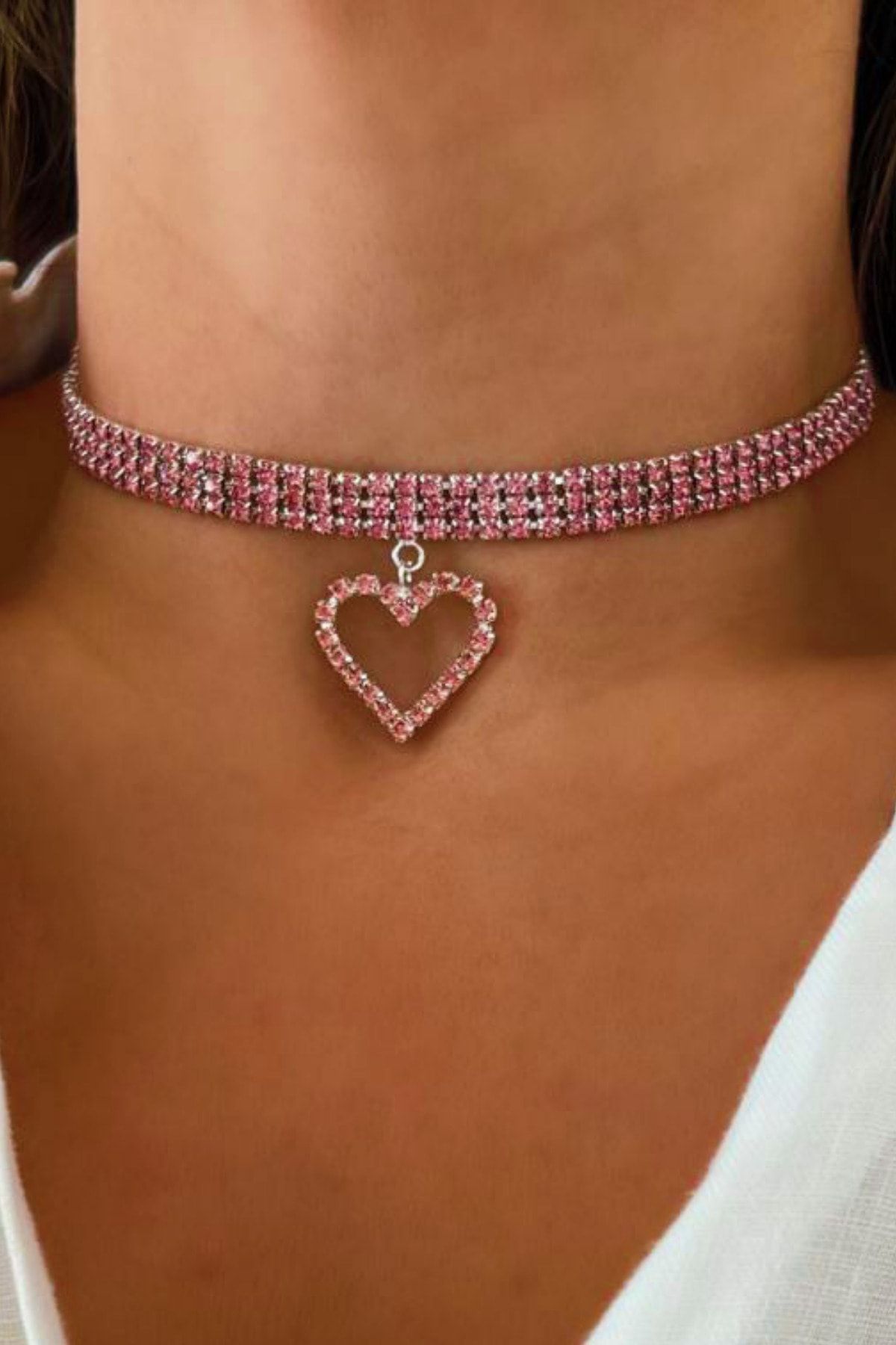 Hot pink choker clearance