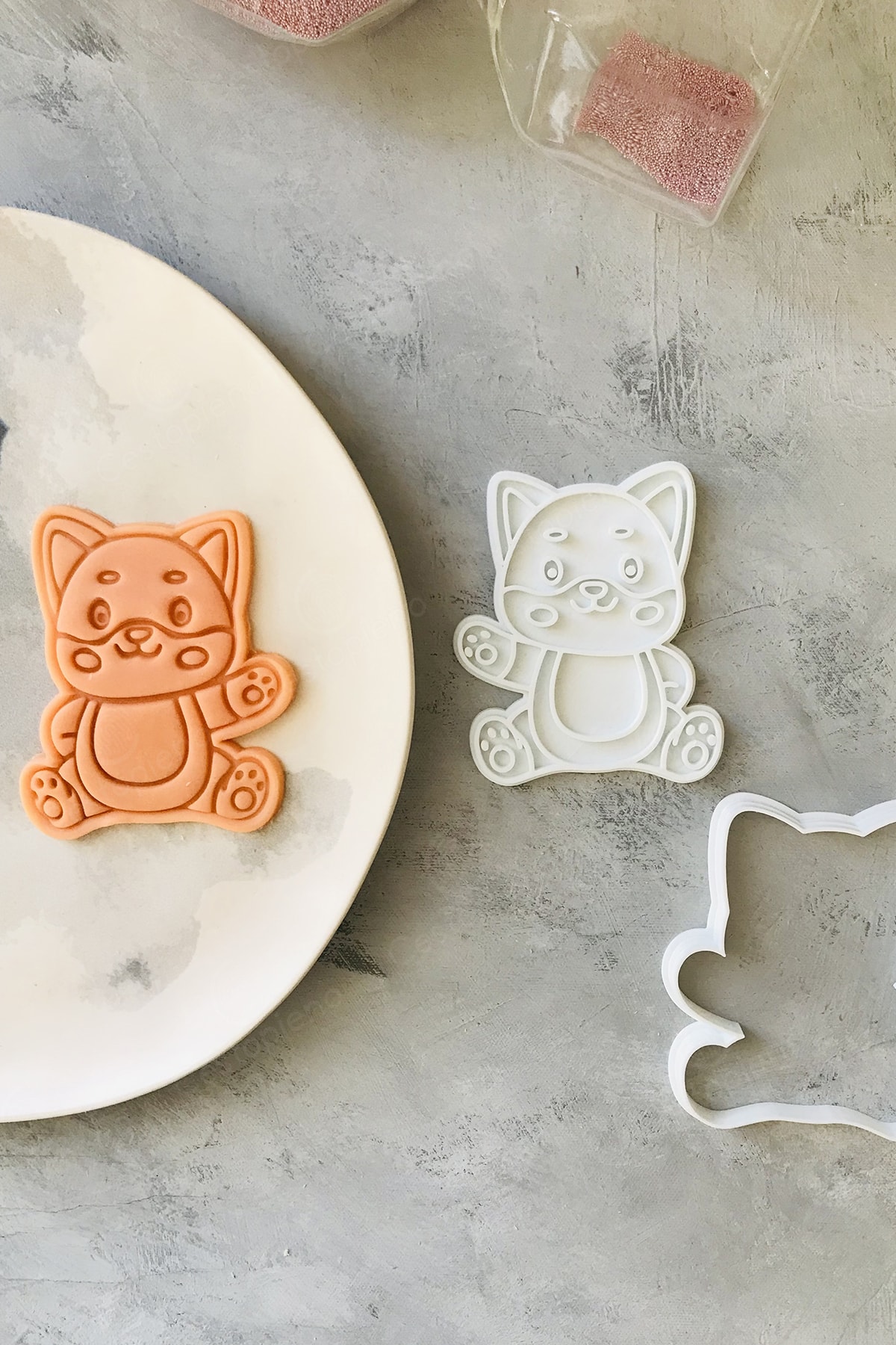 Saluting White Cat Dough Shaper