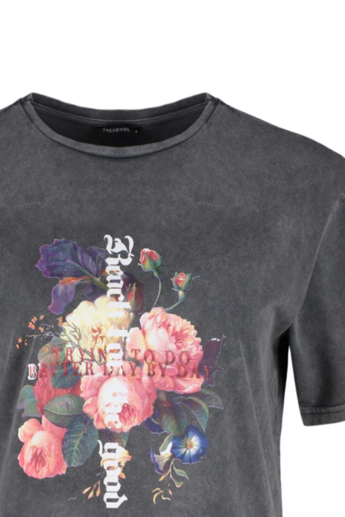 Trendyol Collection-Anthrazitfarbenes, bedrucktes und verblasstes Oversize/Wide-Fit-Strick-T-Shirt aus 100 % Baumwolle TWOSS23TS00281 14