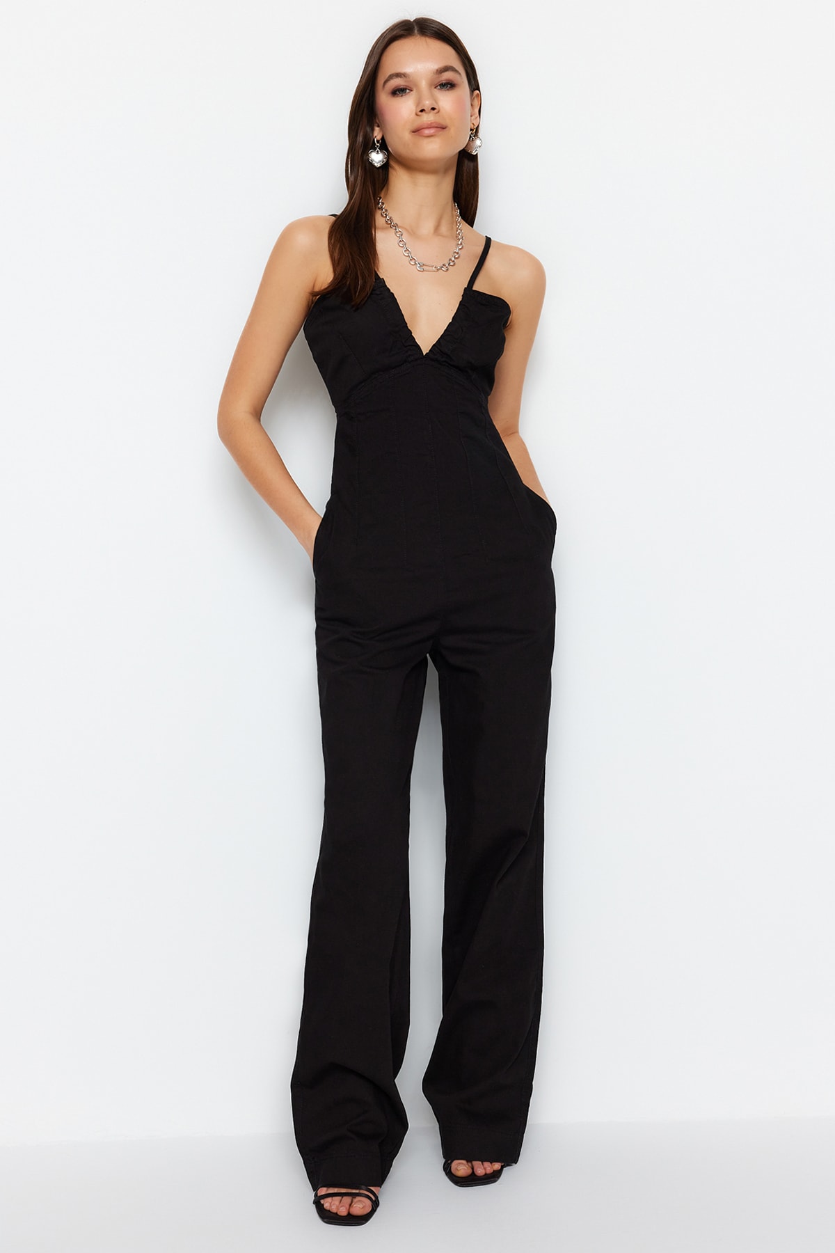 Trendyol Collection Jumpsuit Schwarz Relaxed Fit