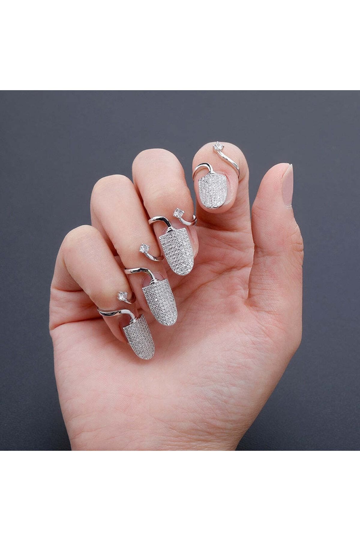 Rings with nails top