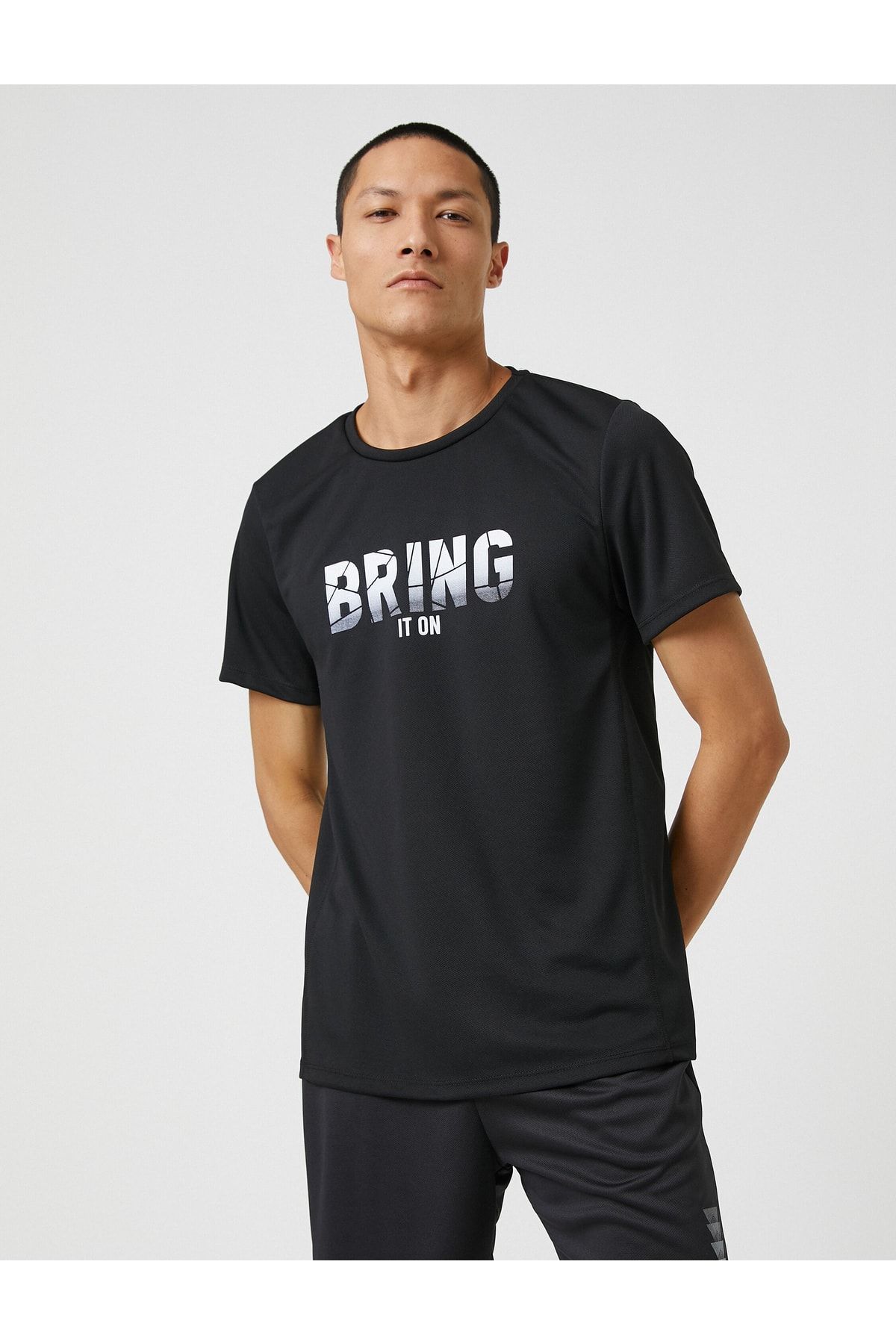 Koton T-Shirt Schwarz Regular Fit Fast ausverkauft