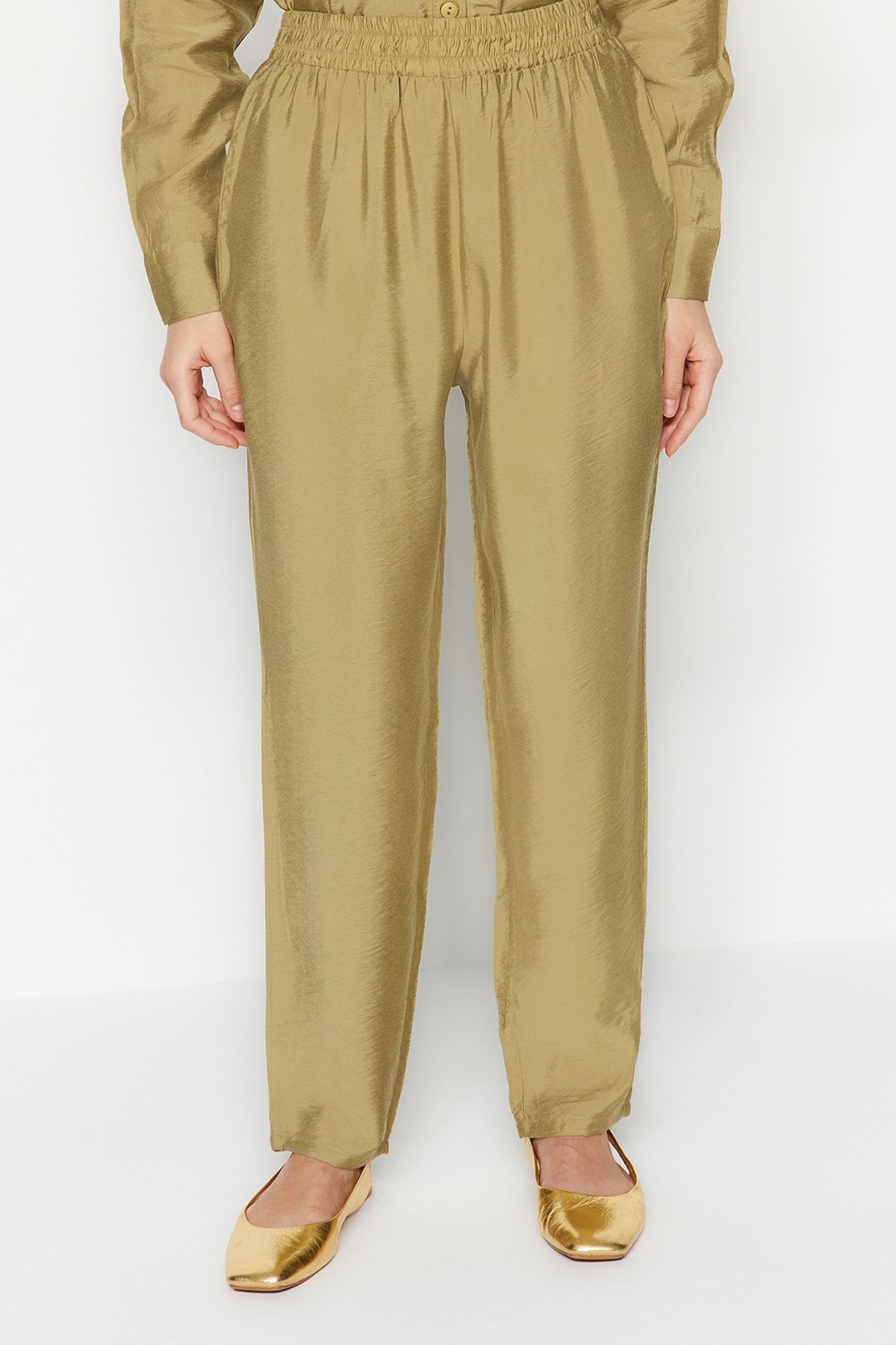 Trendyol Modest-Ölgrünes gewebtes Hemd-Hosen-Set mit Schwungrad-Details TCTSS23US00091 4