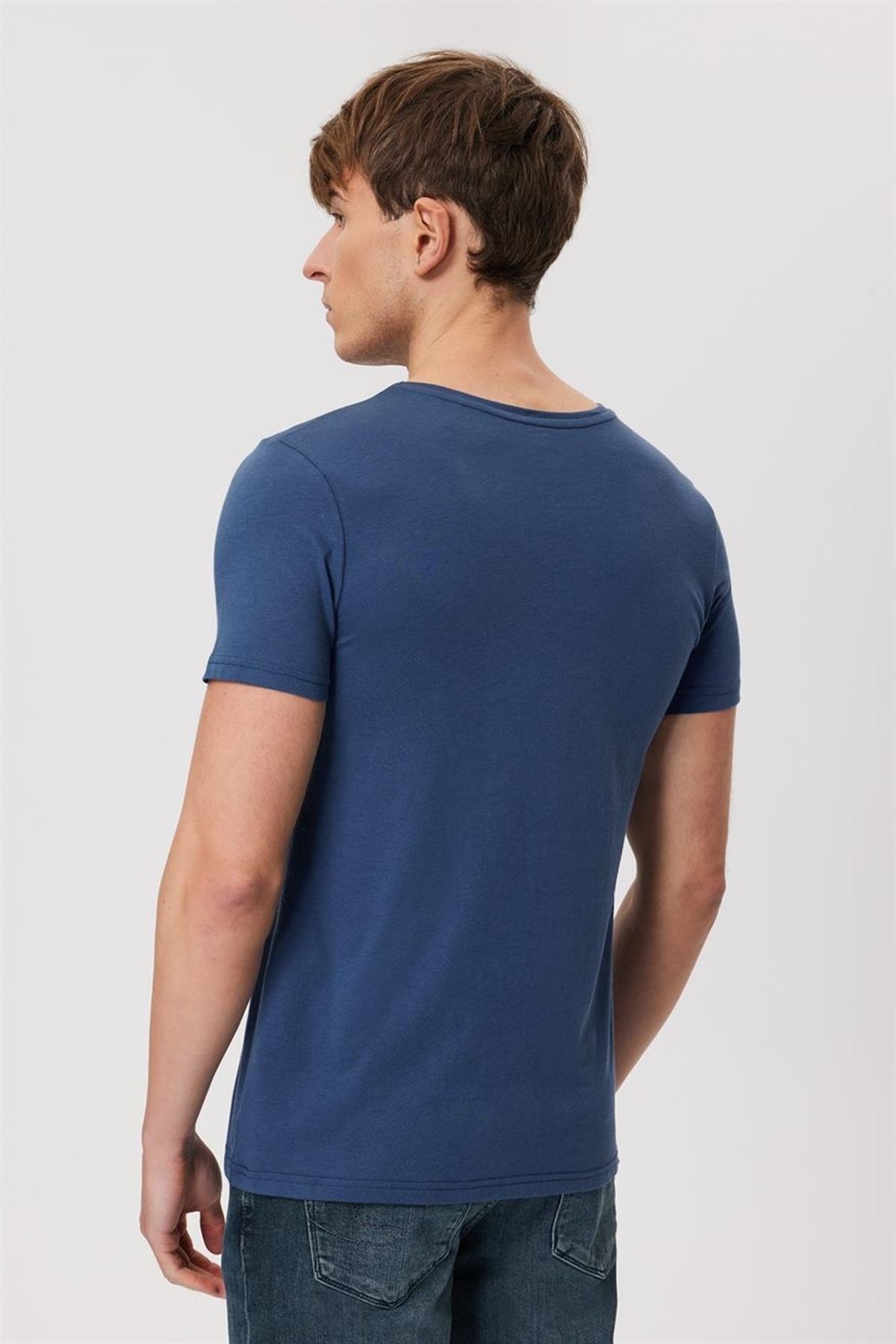 تی شرت آبی مردانه نیلی 232 LCM 242029 DrawingLogo o Lee Cooper