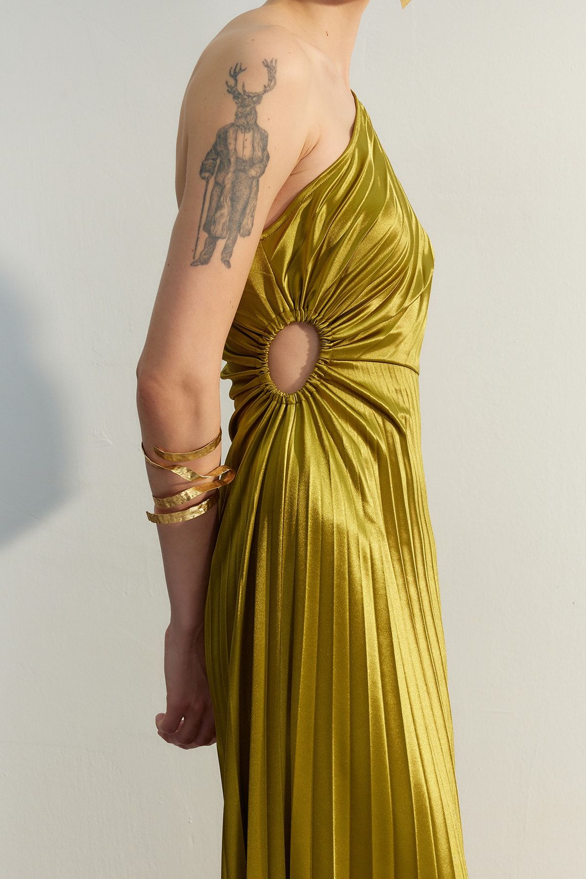 Trendyol Collection-Hellgrünes, asymmetrisches, plissiertes, verschüttetes, stilvolles Abendkleid, Nachtabendkleid TPRSS23EL00557 5