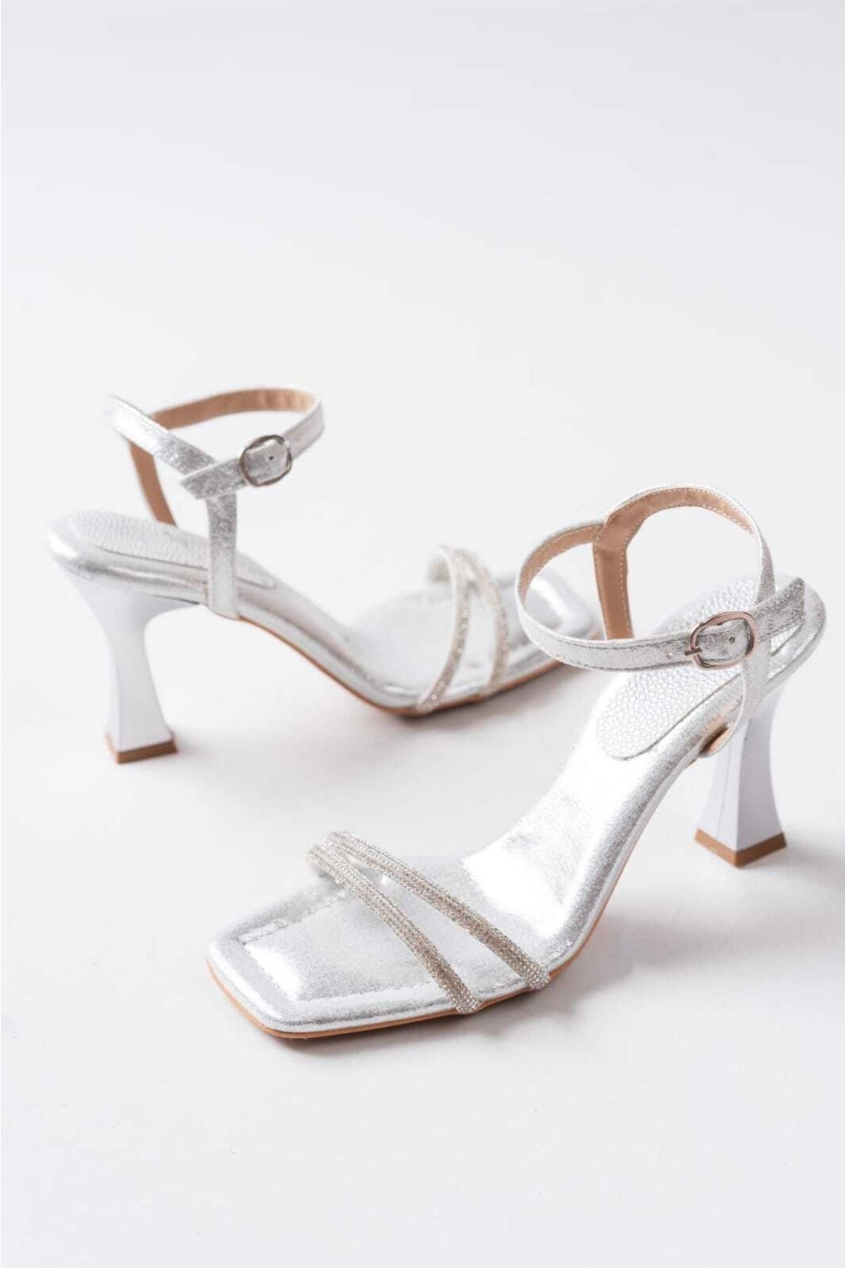 Size 2 silver shop heels
