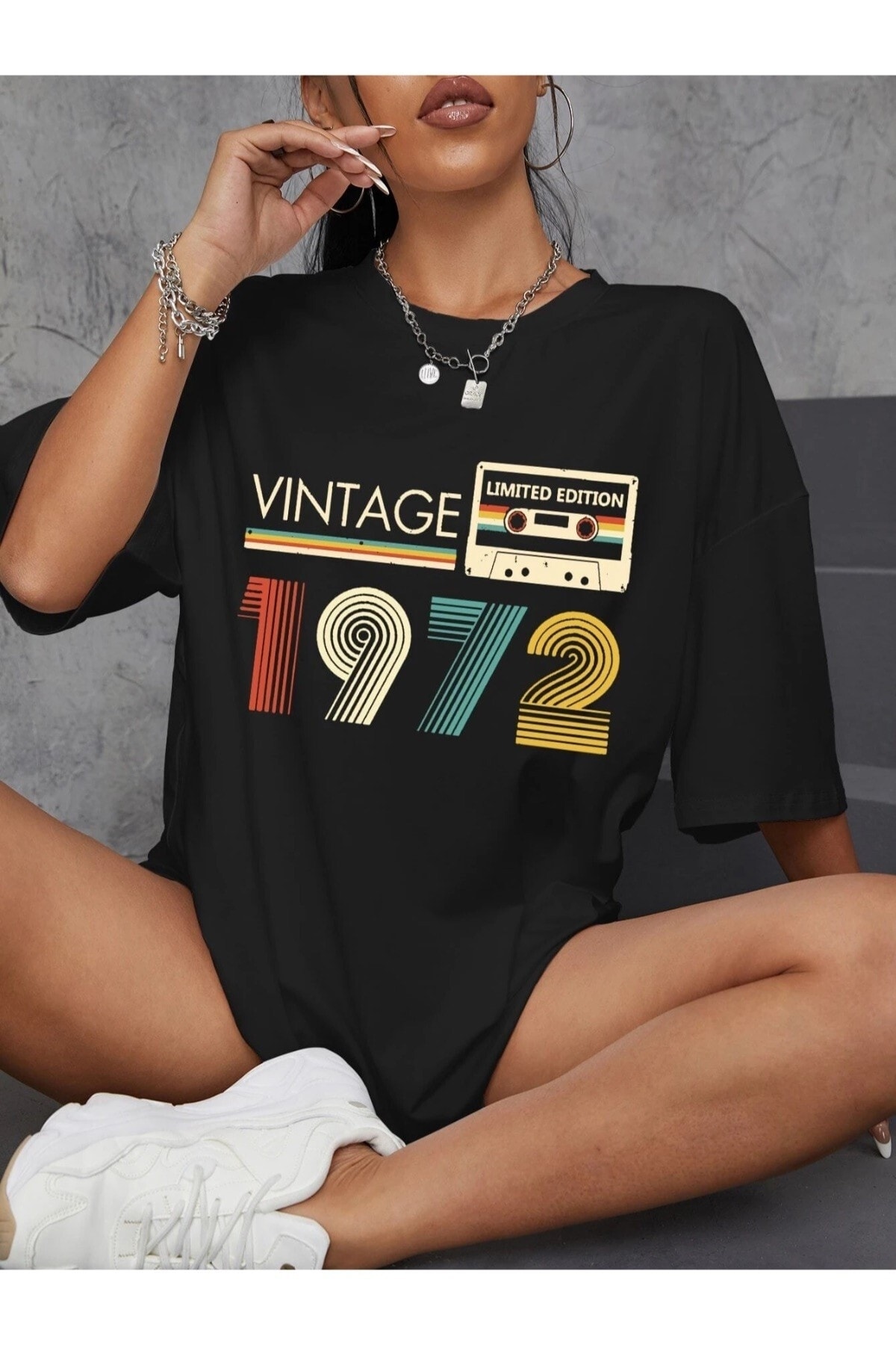 Vintage Cassette 1972 Printed Oversized Crew Neck Black T-shirt