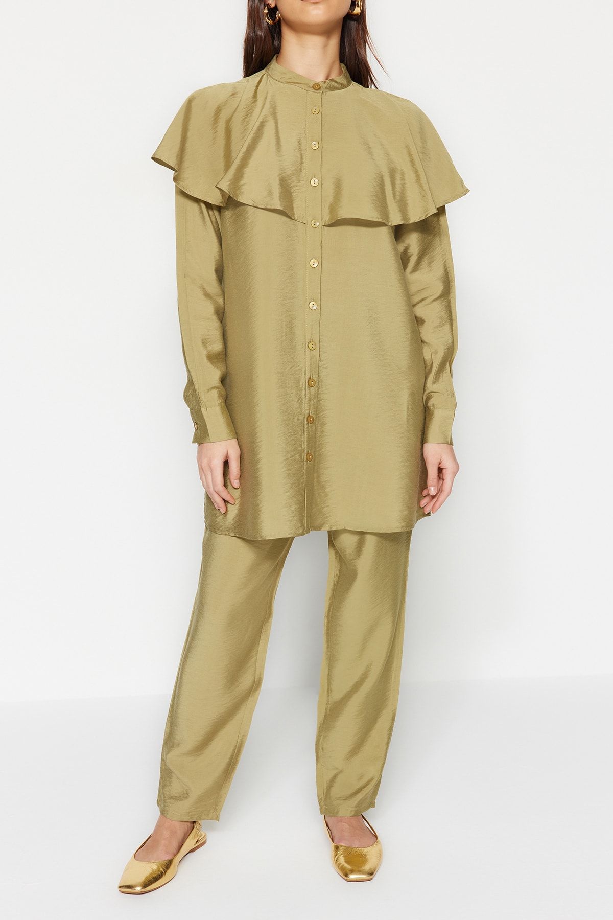 Trendyol Modest-Ölgrünes gewebtes Hemd-Hosen-Set mit Schwungrad-Details TCTSS23US00091 2