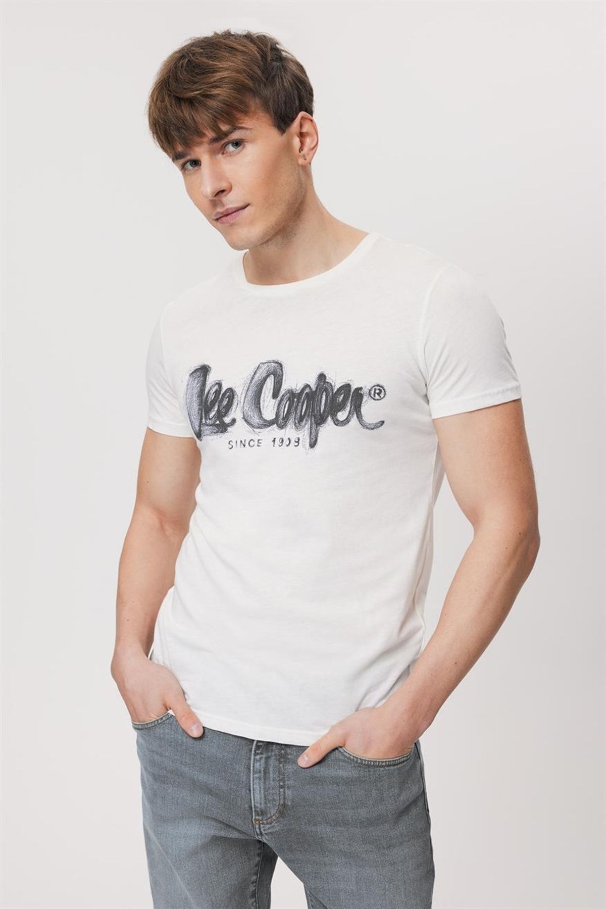 تی شرت سفید مردانه 232 LCM 242029 Drawlogo o Lee Cooper