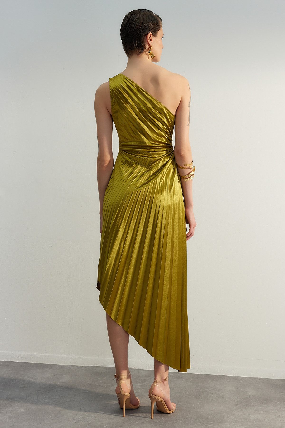 Trendyol Collection-Hellgrünes, asymmetrisches, plissiertes, verschüttetes, stilvolles Abendkleid, Nachtabendkleid TPRSS23EL00557 6