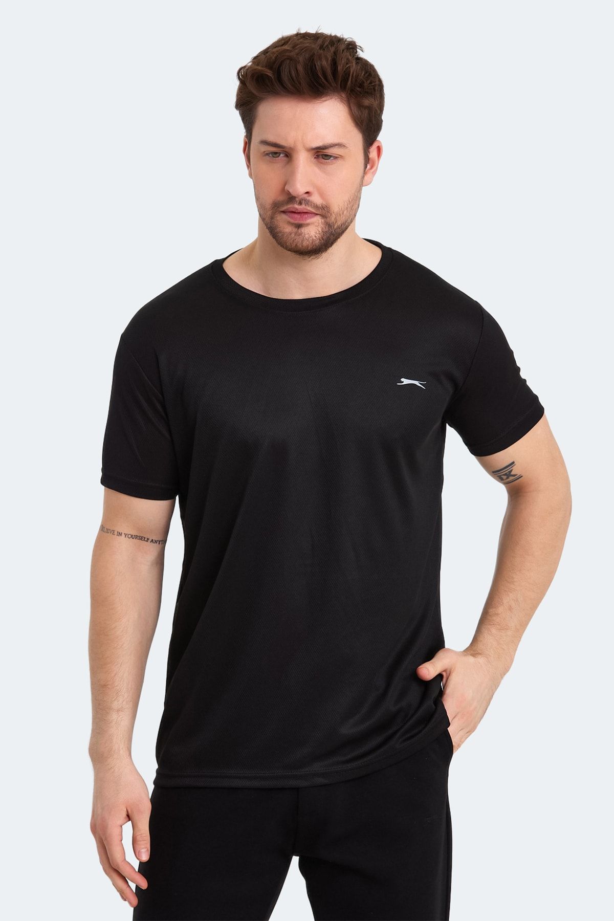 Slazenger T-Shirt Schwarz Regular Fit HE6826
