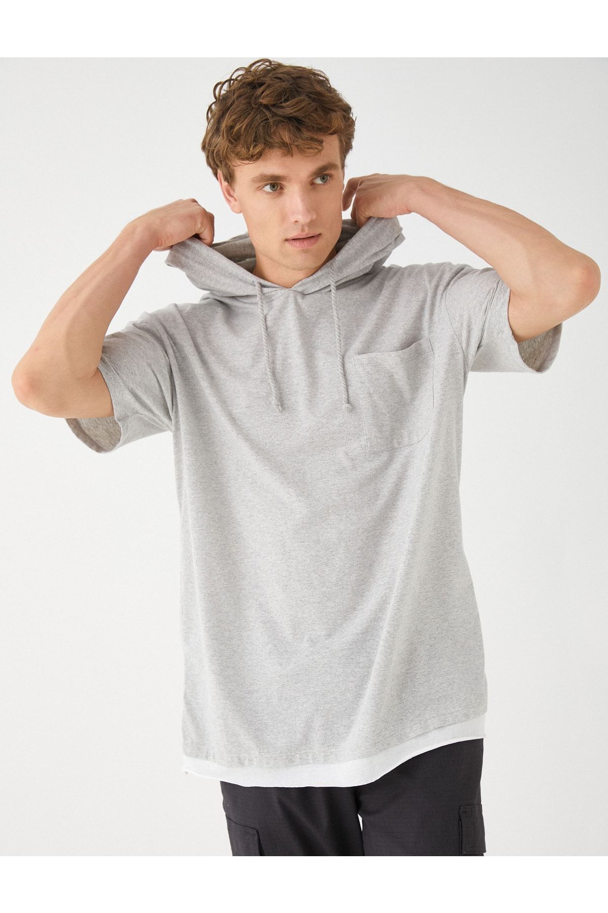 Koton T-Shirt Grau Regular Fit Fast ausverkauft