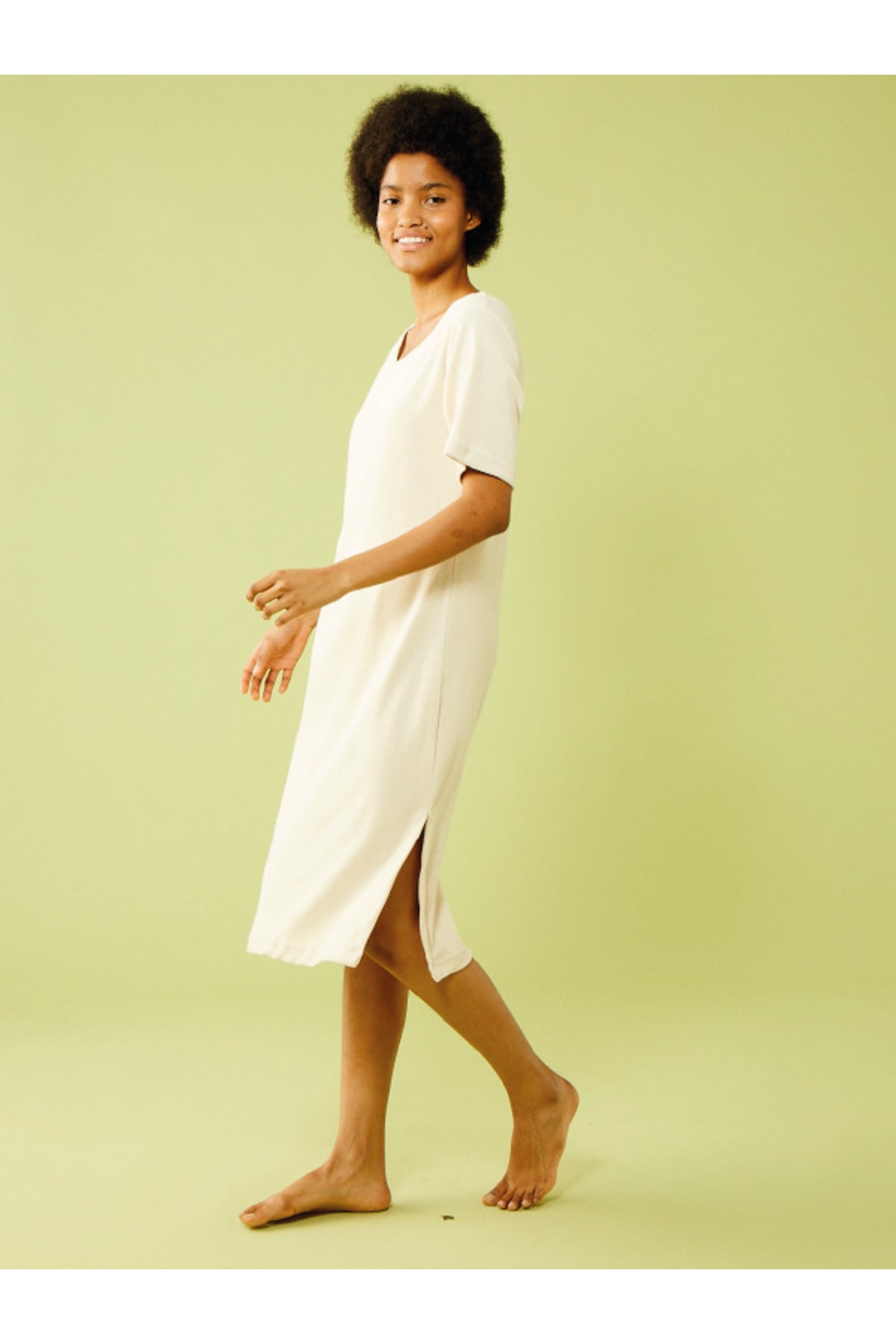 Pioette Düz Yırtmaçlı Kısa Kollu Elbise Gecelik