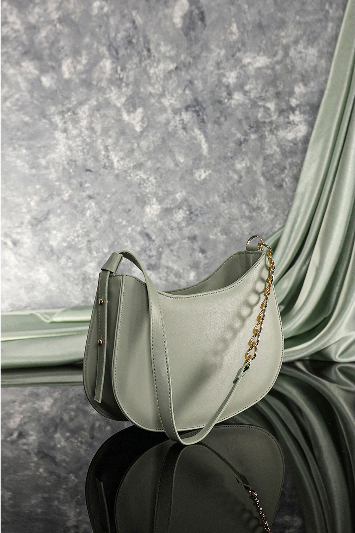 Women's Mint Green Zipper Lined Adjustable Strap Bag