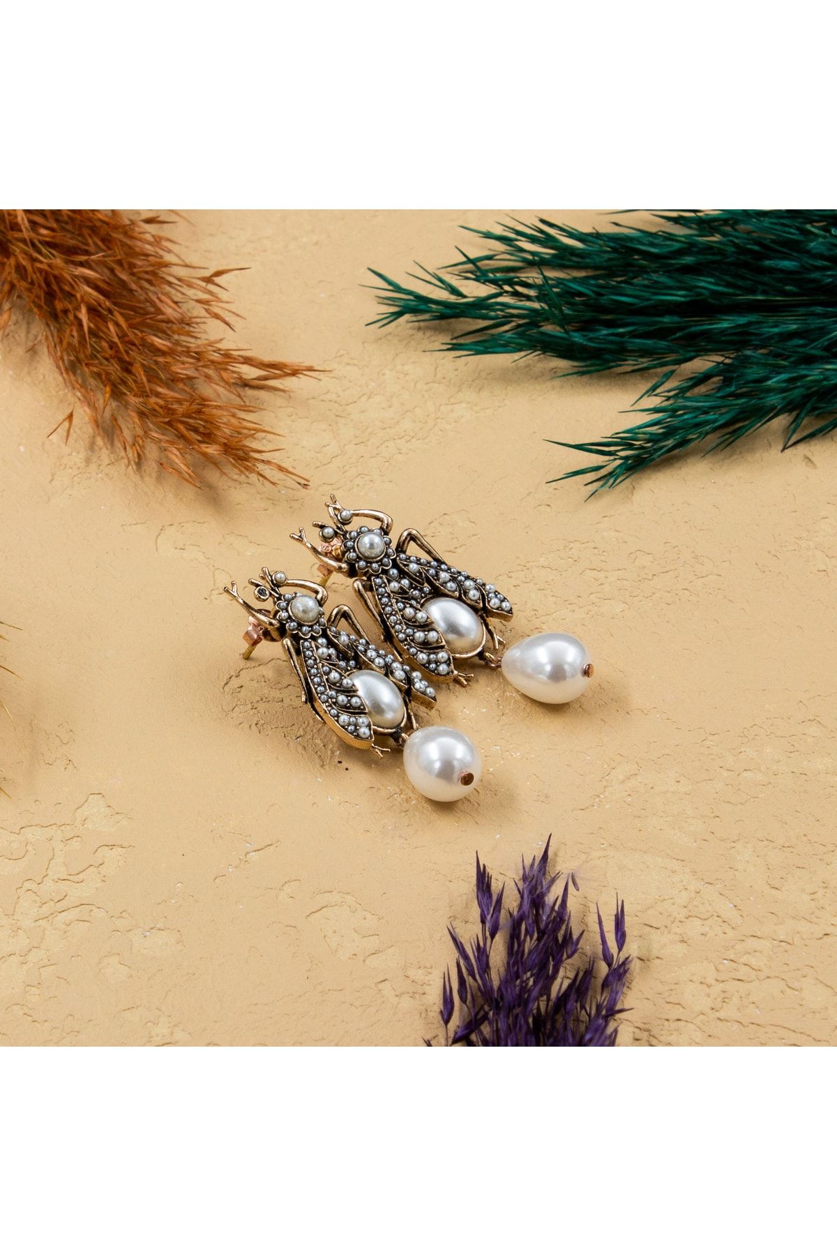Gucci bee earrings on sale with pearls