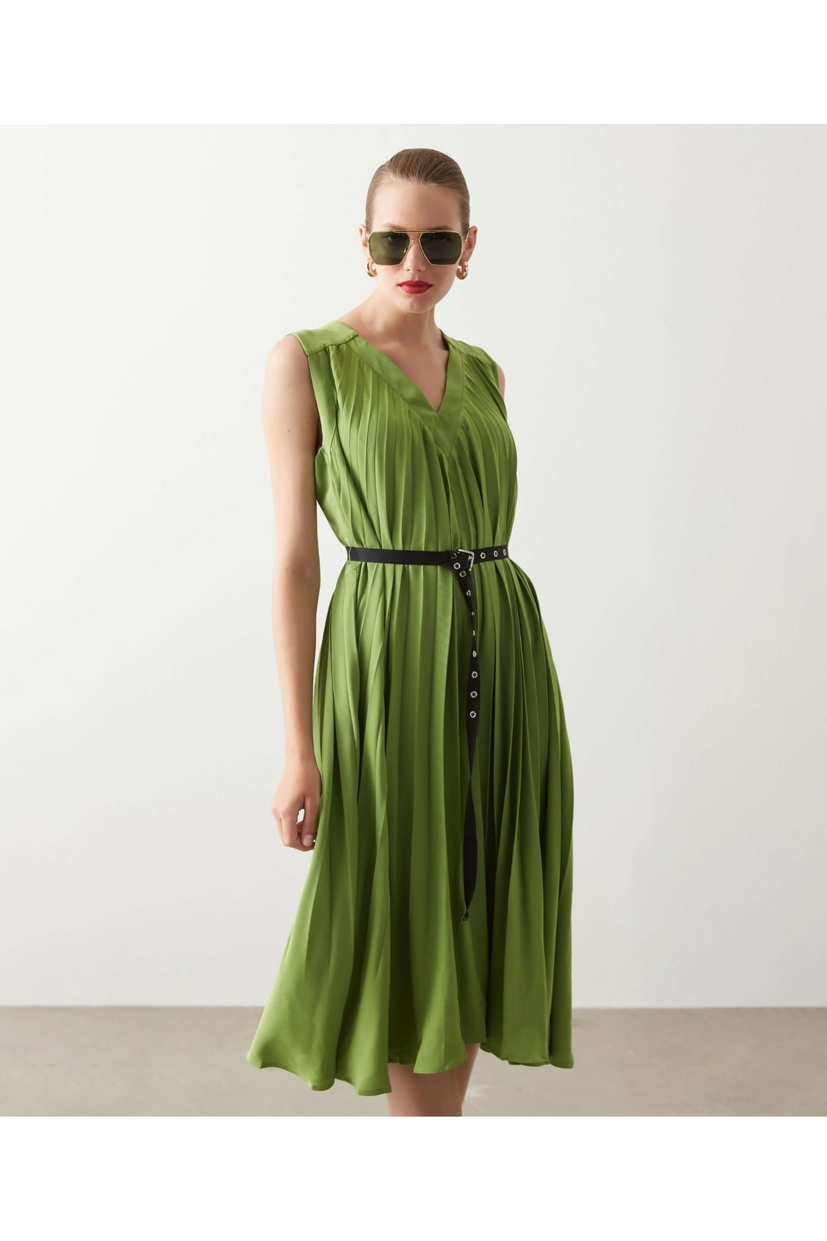 İpekyol Kleid Grün Basic Fast ausverkauft