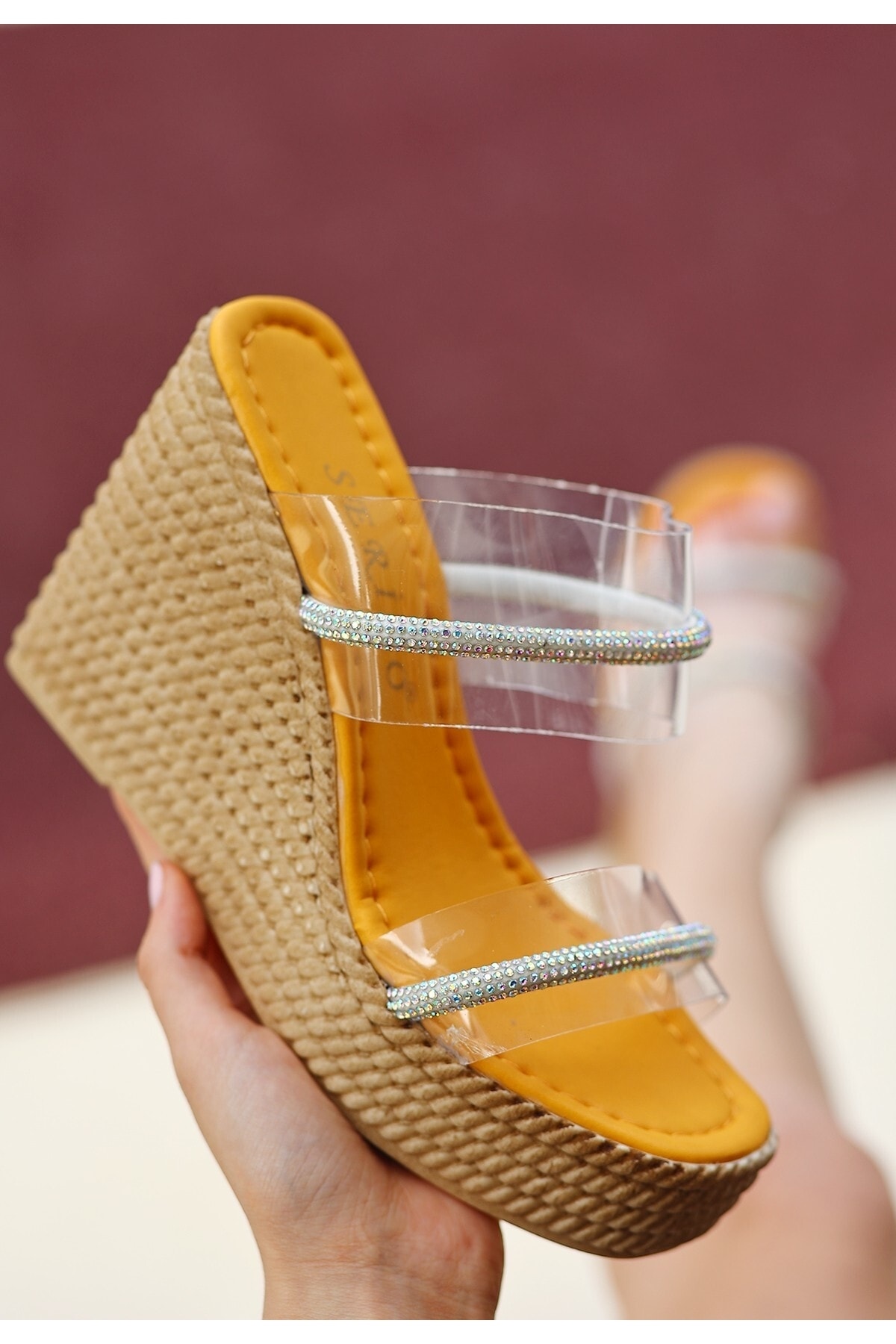 Umew Hardal Şeffaf Bantlı Dolgu Terlik