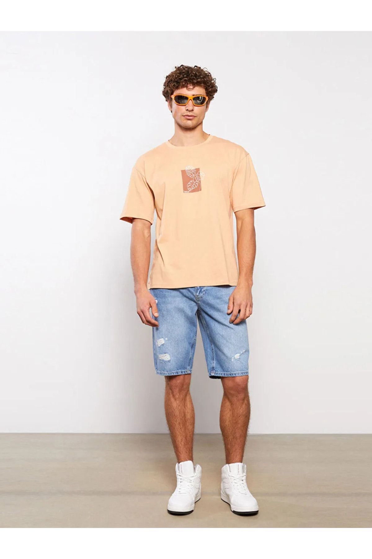 LC Waikiki T-Shirt Dunkelblau Regular Fit Fast ausverkauft